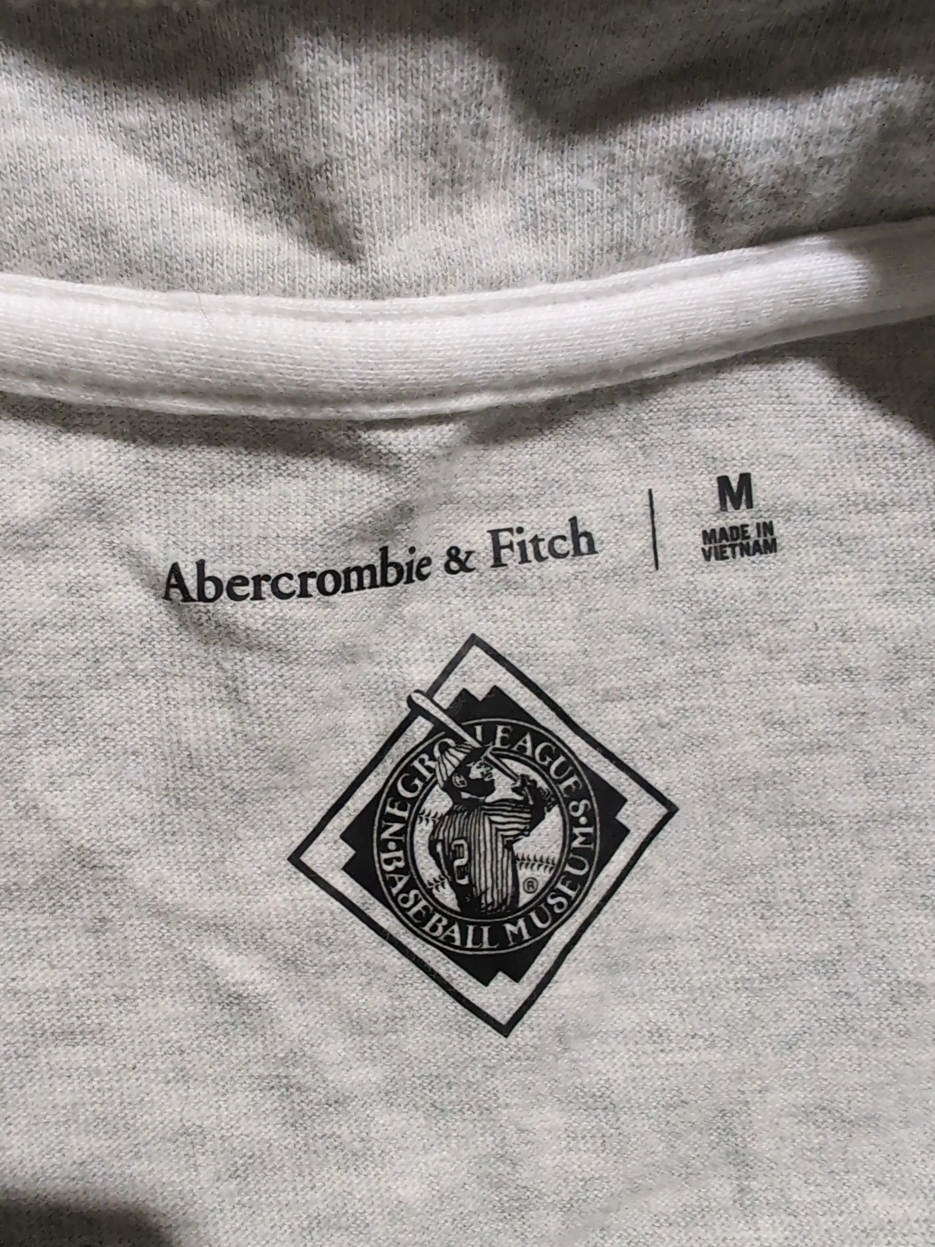 Abercrombie & Fitch Men's T-Shirt M Grey Graphic 100% Cotton Basic - Image 5