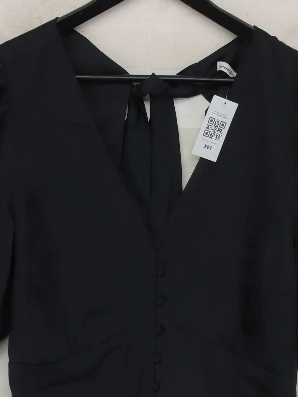 Abercrombie & Fitch Women's Top XL Black 100% Polyester Basic - Image 3