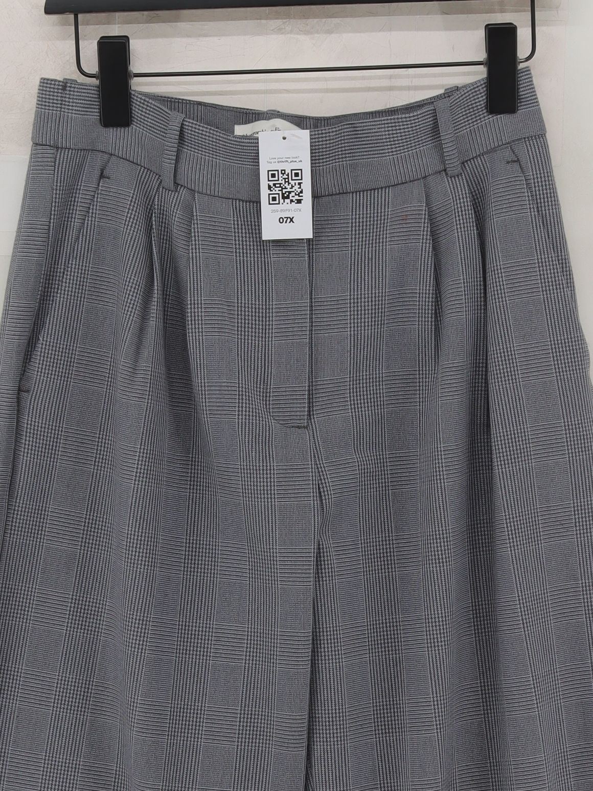 Abercrombie & Fitch Women's Trousers W 28 in Grey 100% Other Chino - Image 3