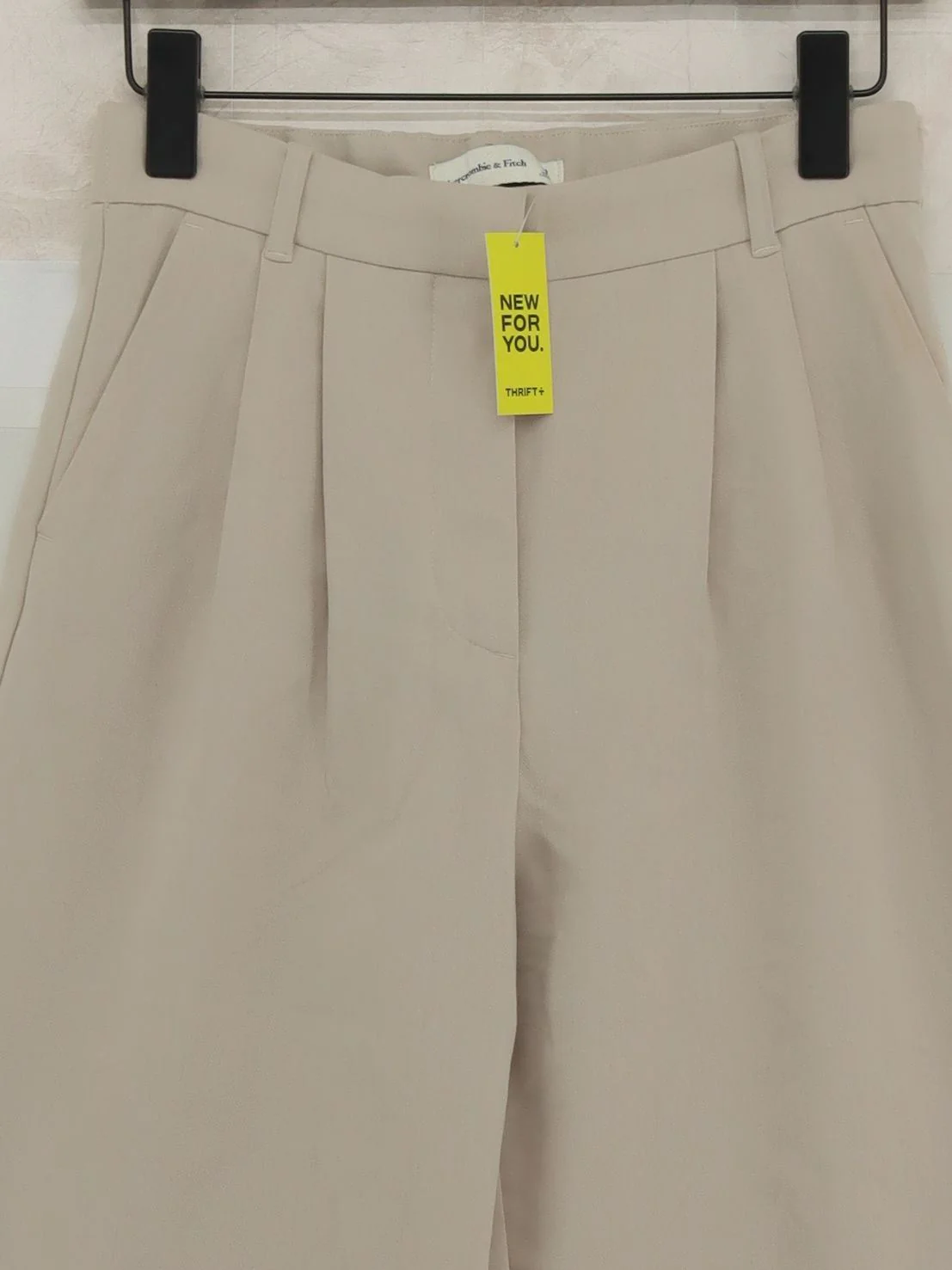 Abercrombie & Fitch Women's Trousers W 28 in Tan Polyester - Image 3