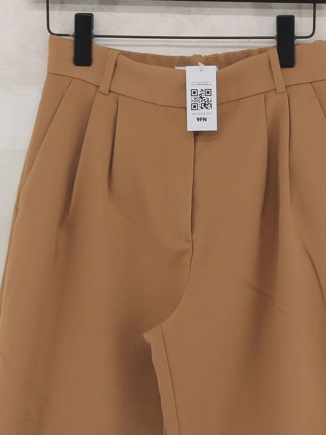 Abercrombie & Fitch Women's Trousers W 28 in Tan Polyester with Elastane Cropped - Image 3