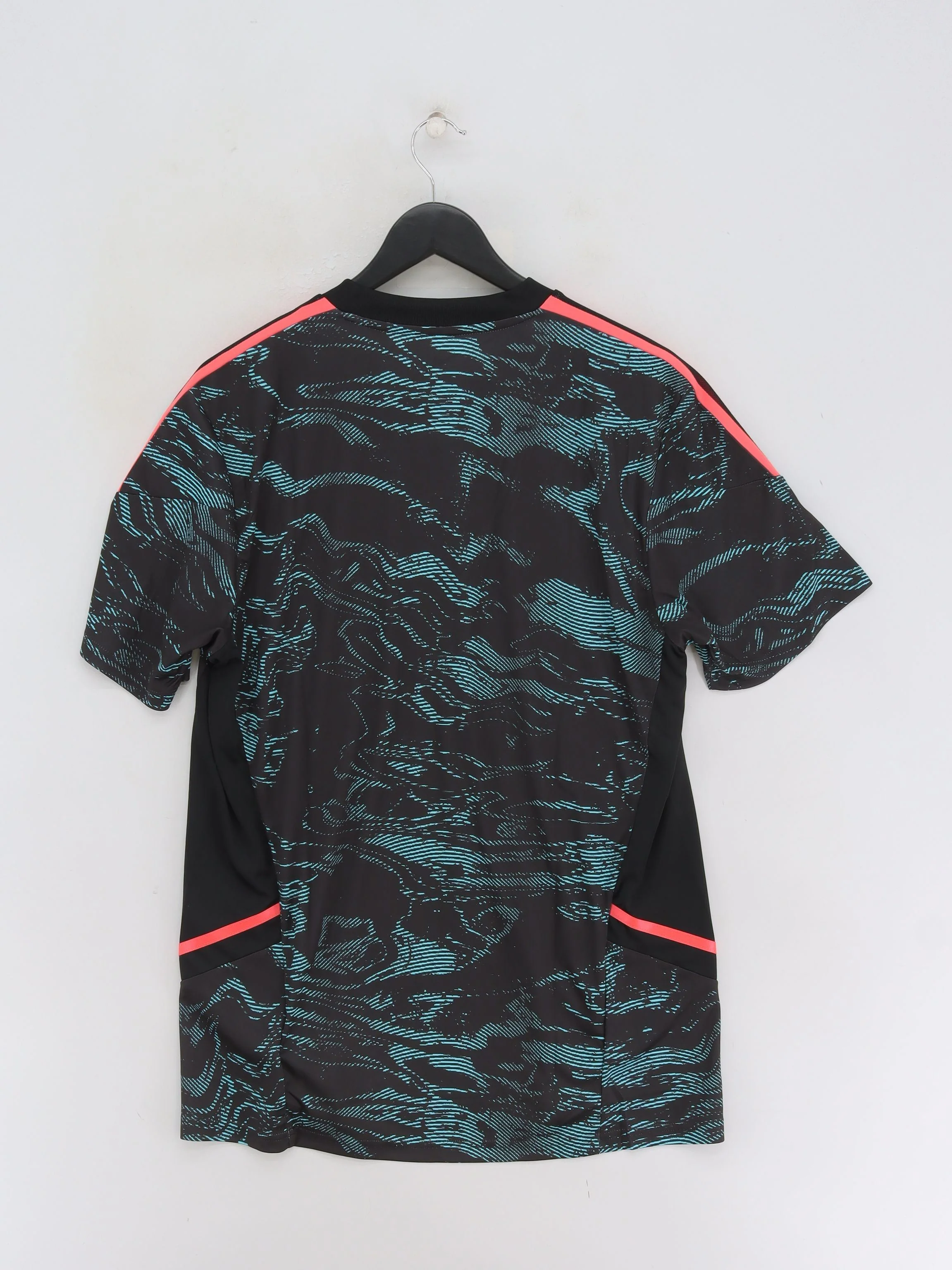 Adidas Men's T-Shirt L Black 100% Polyester V-Neck Basic New with tags - Image 2