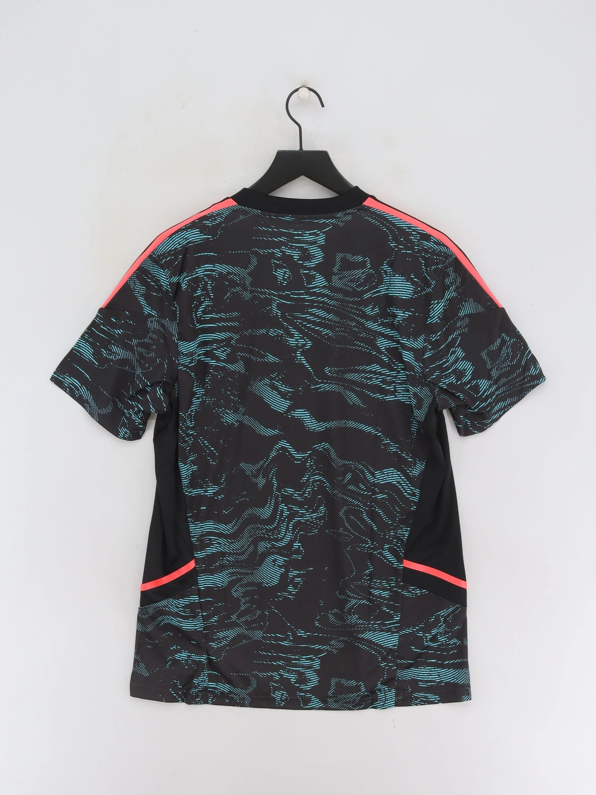 Adidas Men's T-Shirt L Black 100% Polyester V-Neck Basic New with tags - Image 2