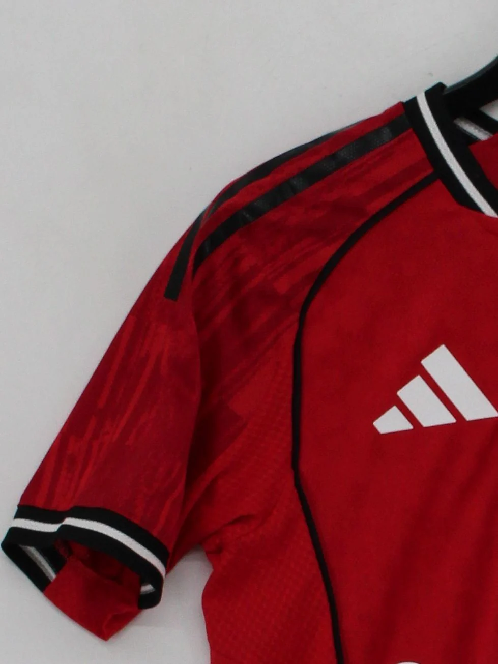 Adidas Men's T-Shirt S Red Graphic 100% Polyester Basic New with tags - Image 4