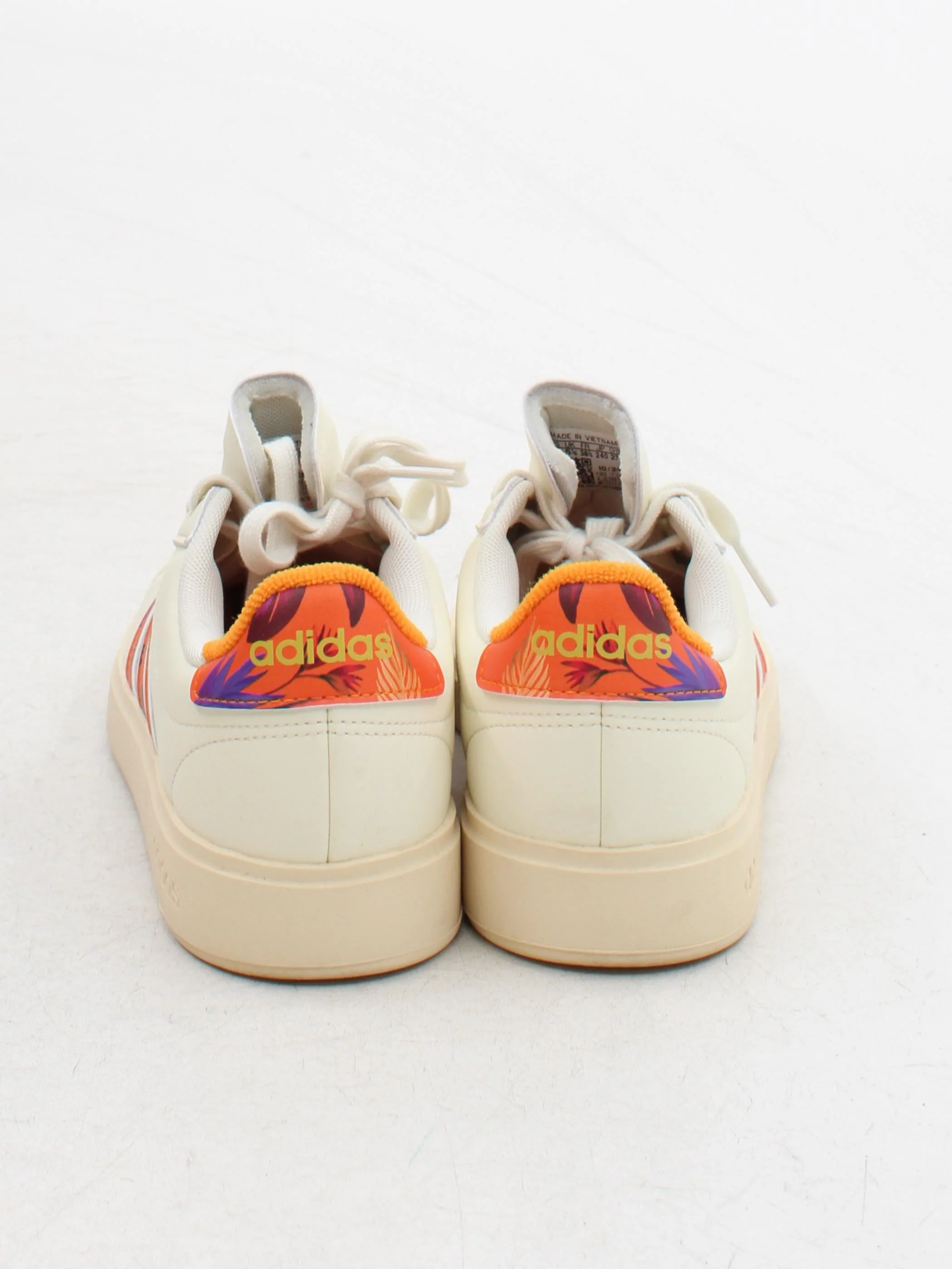 Adidas Women's Trainers EU38.5 in Cream - Image 3