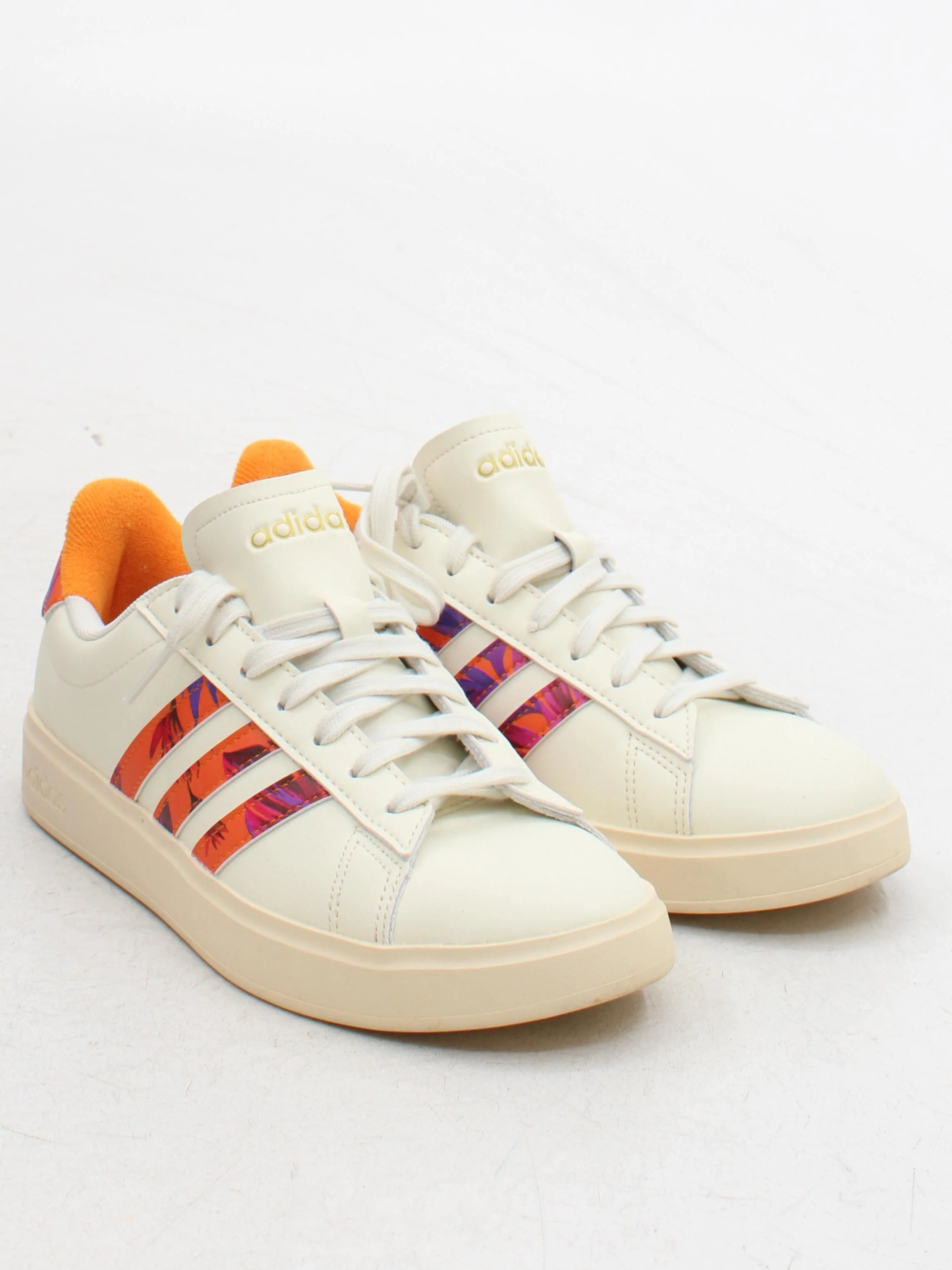 Adidas Women's Trainers EU38.5 in Cream - Image 4