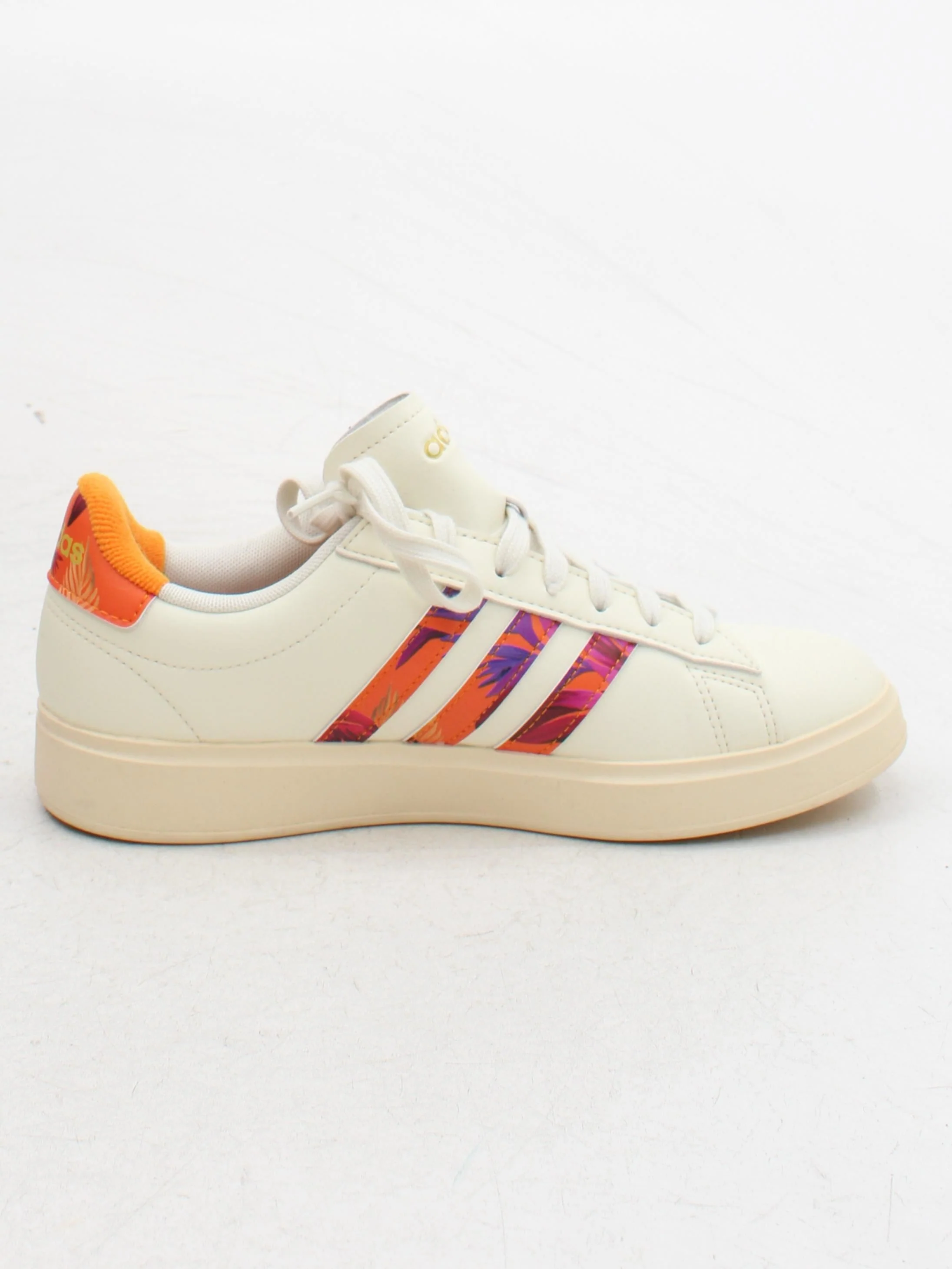 Adidas Women's Trainers EU38.5 in Cream - Image 5