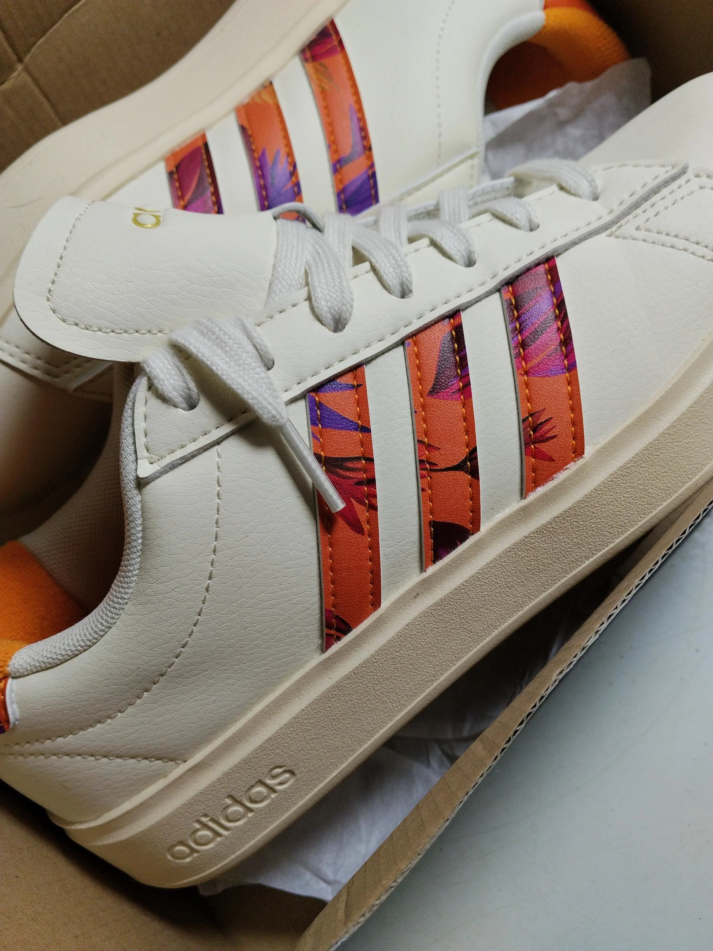 Adidas Women's Trainers EU38.5 in Cream - Image 8