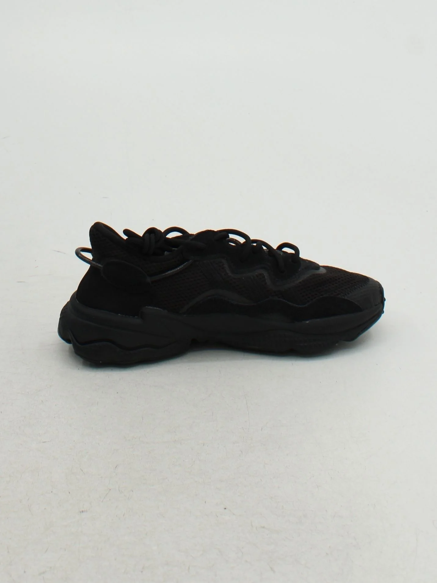 Adidas Women's Trainers UK4 in Black RRP £90 - Image 5