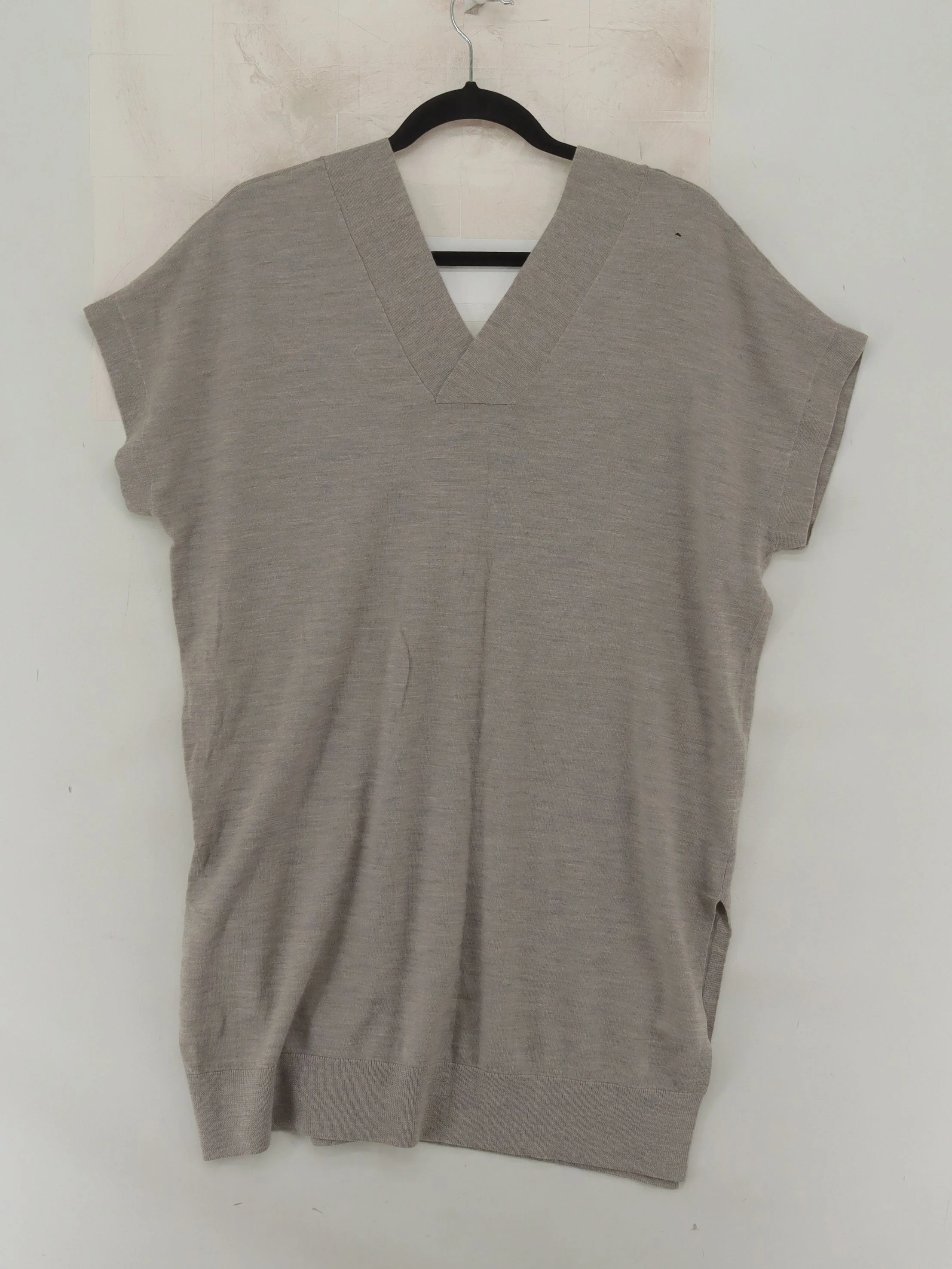 AllSaints Women's Top M Grey 100% Wool Short Sleeve V-Neck Basic - Image 2
