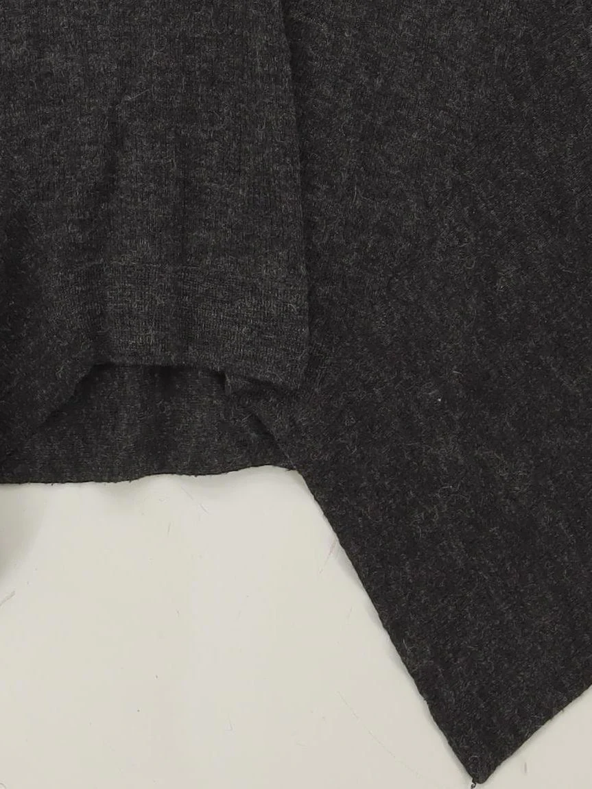AllSaints Women's Top XS Grey Viscose with Polyester Long Sleeve V-Neck Basic - Image 4
