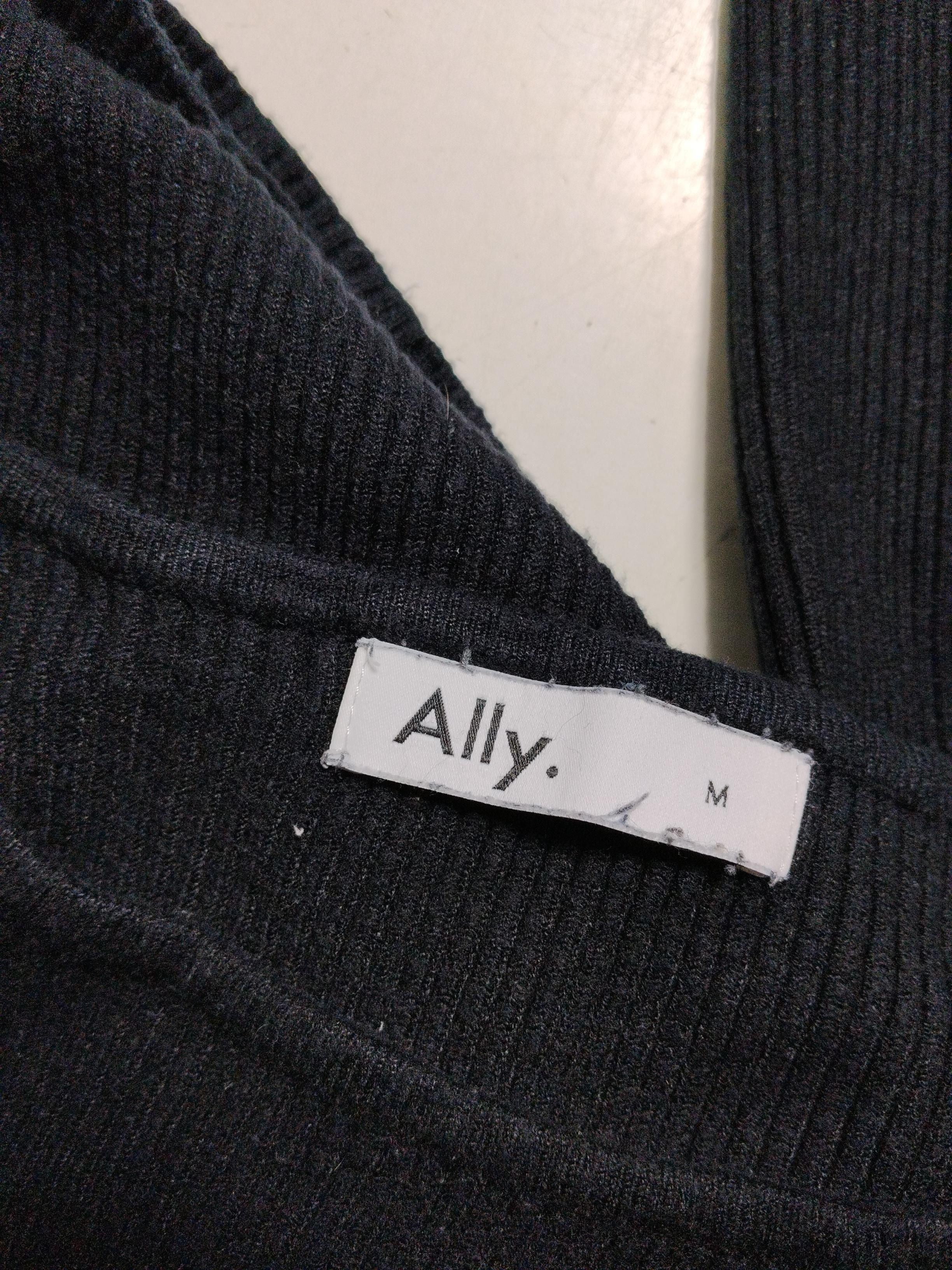 Ally Women's Top M Black 100% Other Long Sleeve Crew Neck Cropped - Image 5