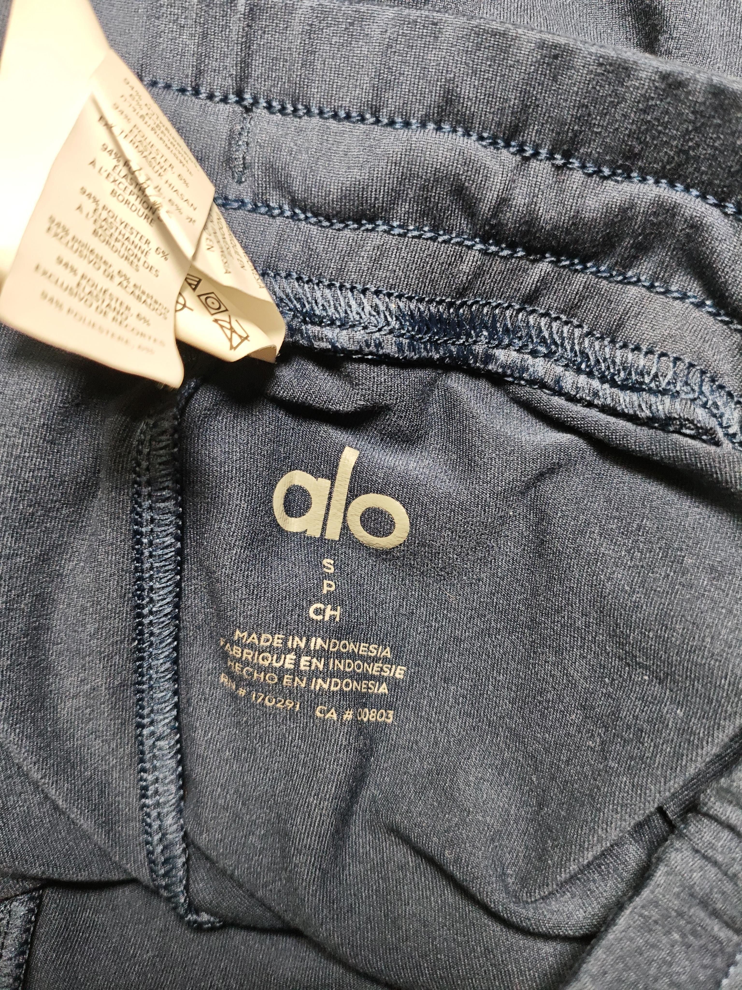 Alo Yoga Men's Shorts S Blue Polyester with Elastane Sweat - Image 5