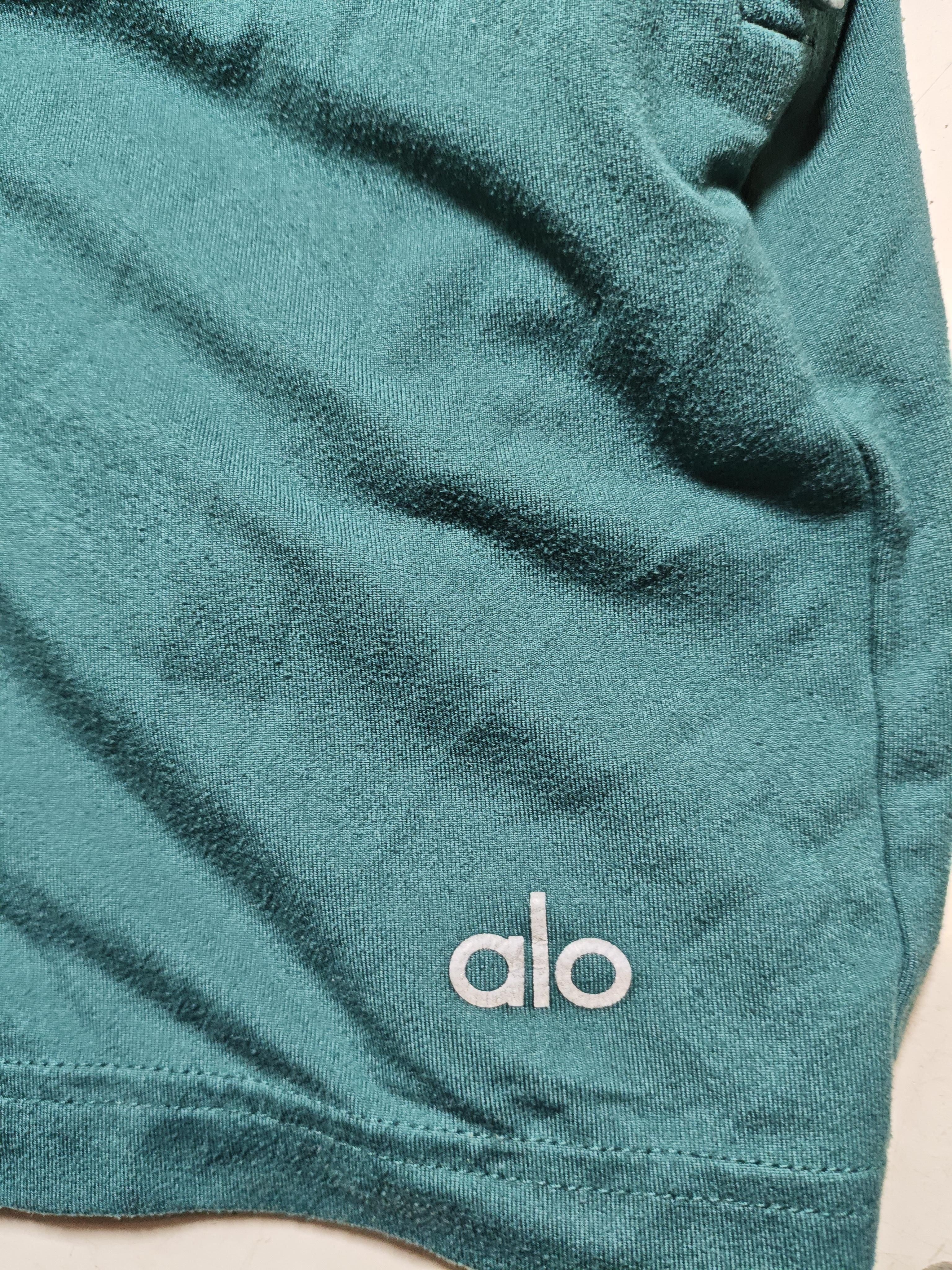 Alo Yoga Women's Shorts M Green Polyester with Elastane Sweat - Image 5