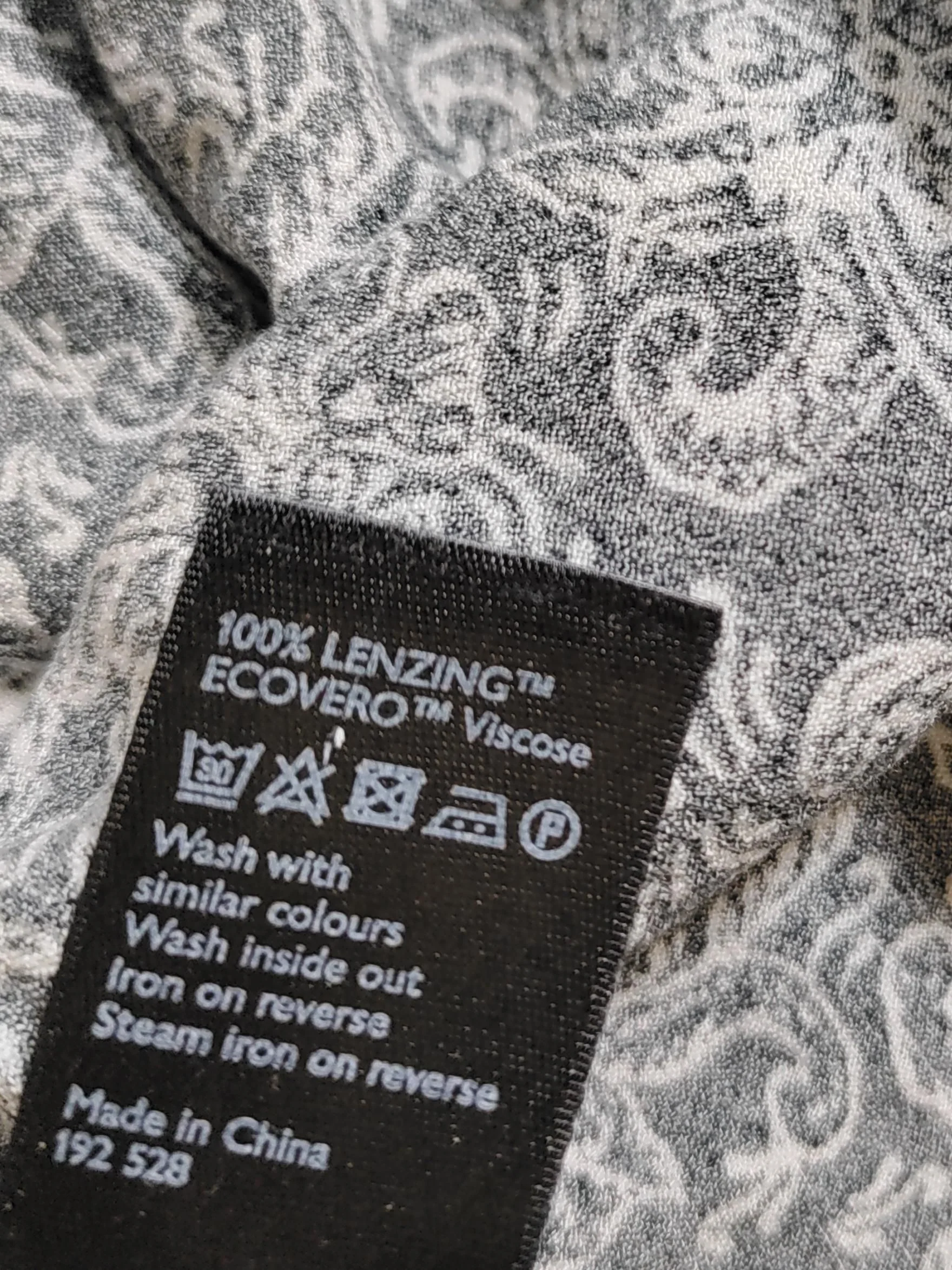 And/or Women's Top L Black Paisley 100% Viscose Long Sleeve Round Neck Basic - Image 6