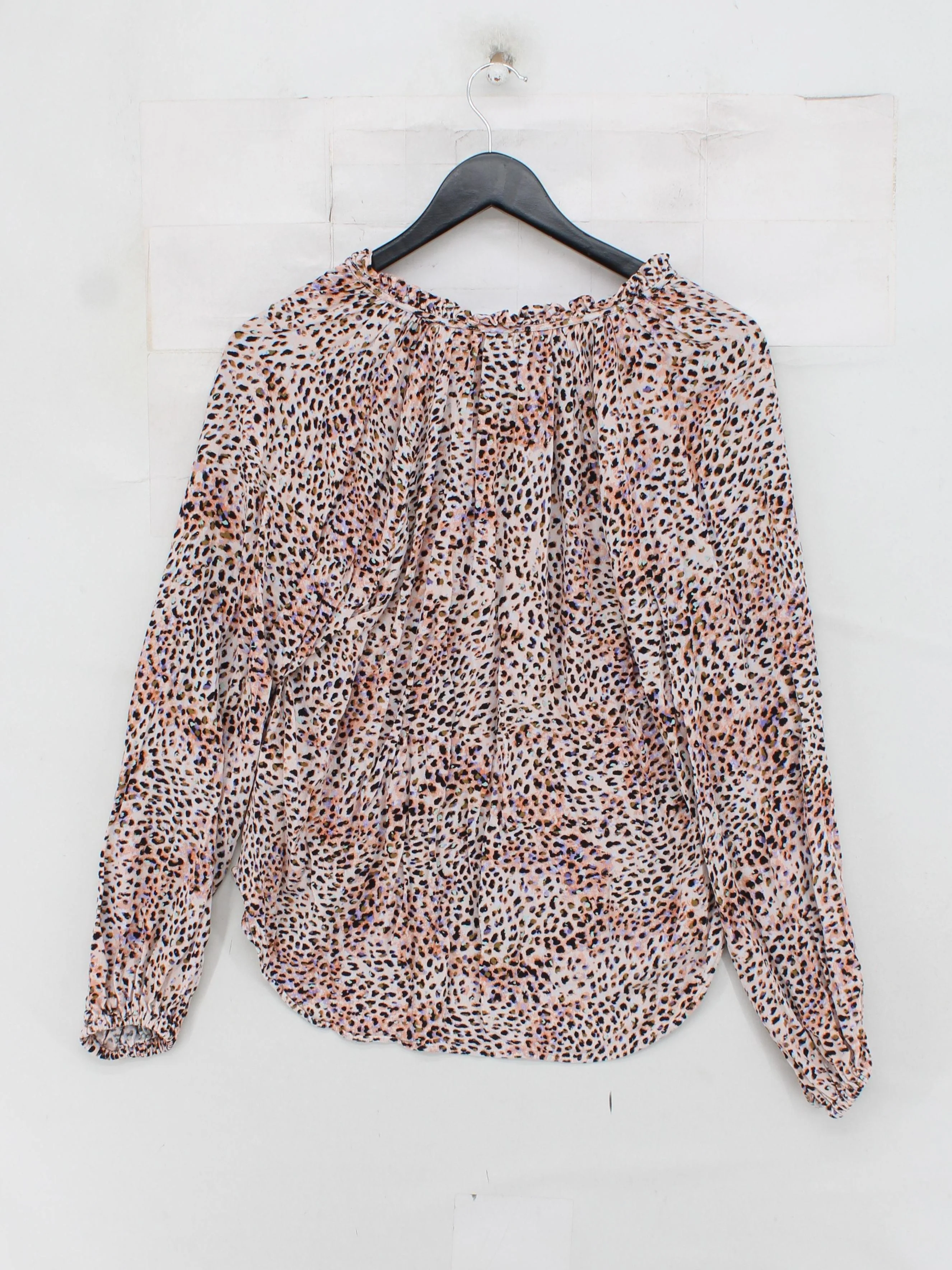 And/or Women's Top UK 8 Multi Animal Print 100% Viscose Long Sleeve V-Neck Basic - Image 2