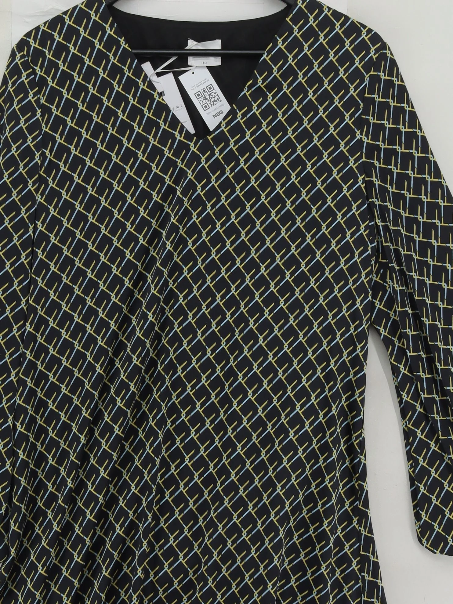 Anonyme Women's Top XL Black Geometric 100% Polyester Long Sleeve V-Neck Basic - Image 3