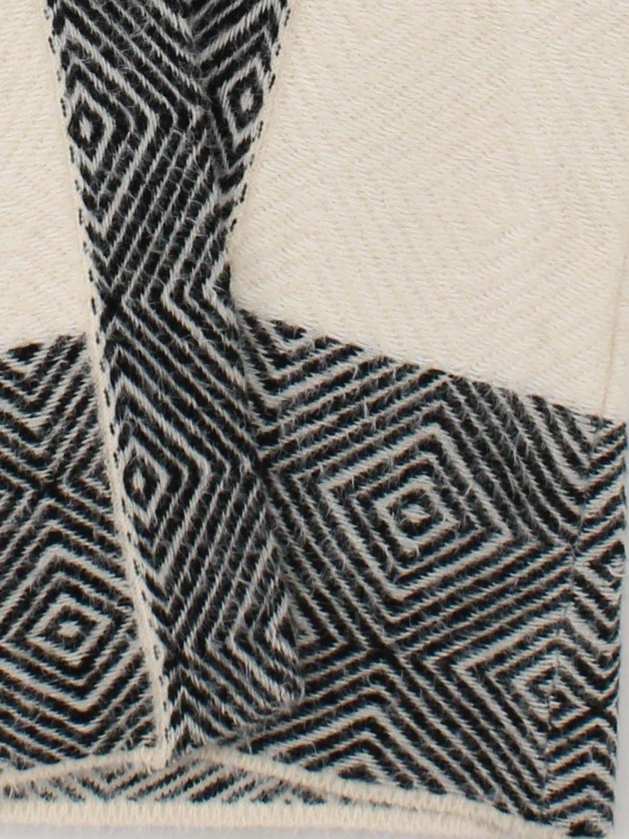 Anthropologie Women's Cardigan Cream Geometric 100% Acrylic V-Neck Cardigan - Image 4