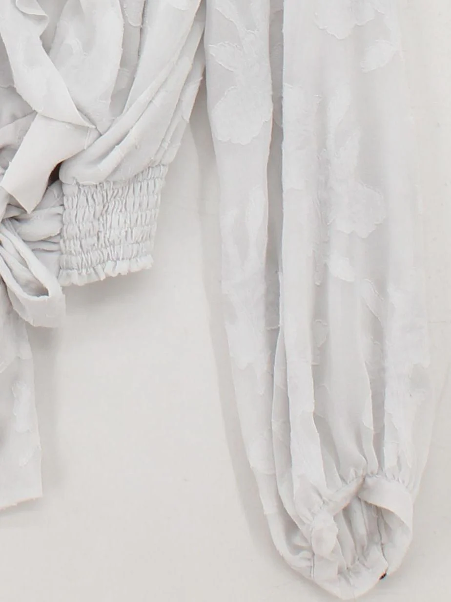 Anthropologie Women's Top M White 100% Polyester Long Sleeve V-Neck Basic - Image 4