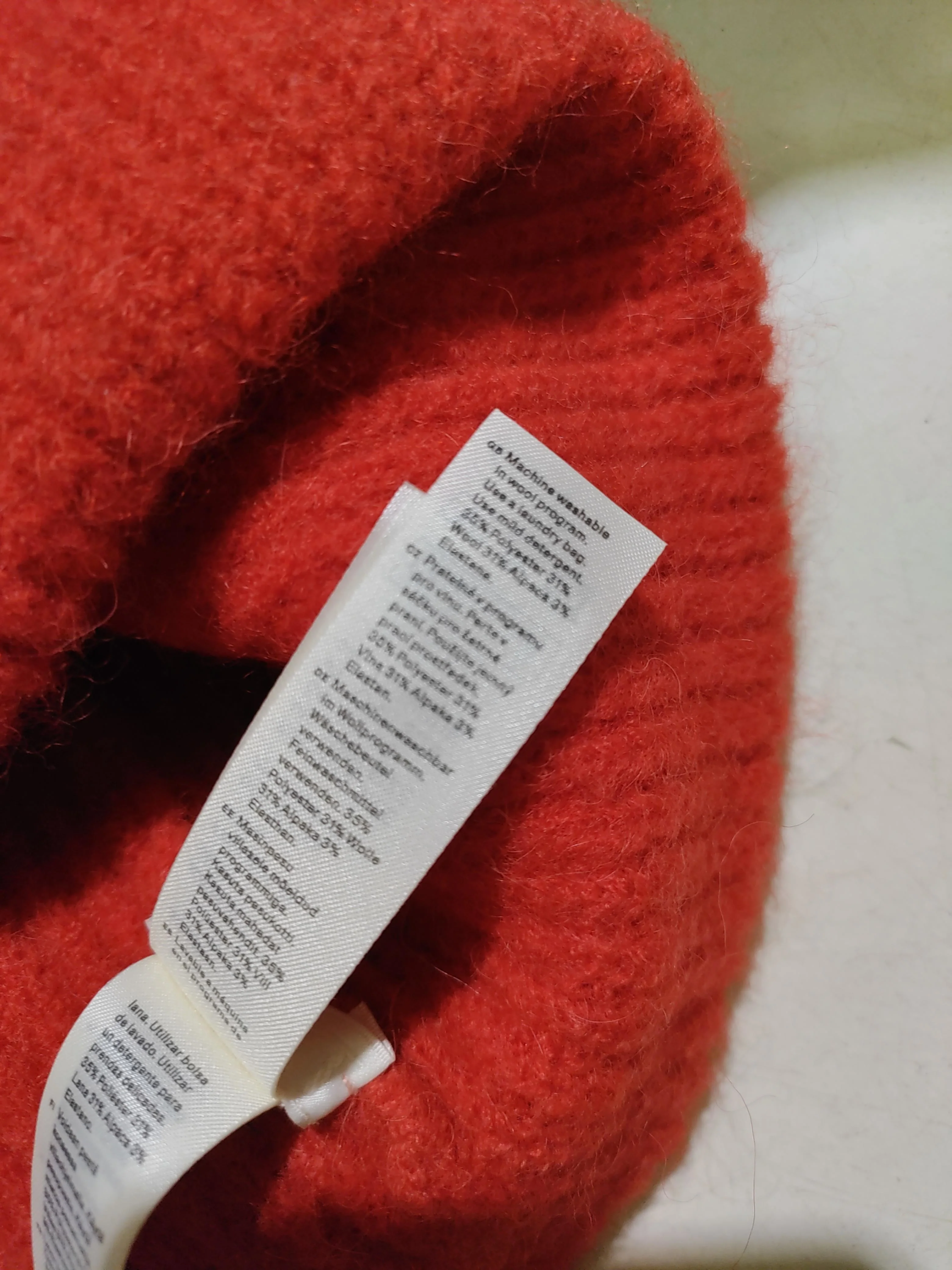Arket Men's Hat M Red Wool with Polyester, Elastane, Angora Beanie - Image 6