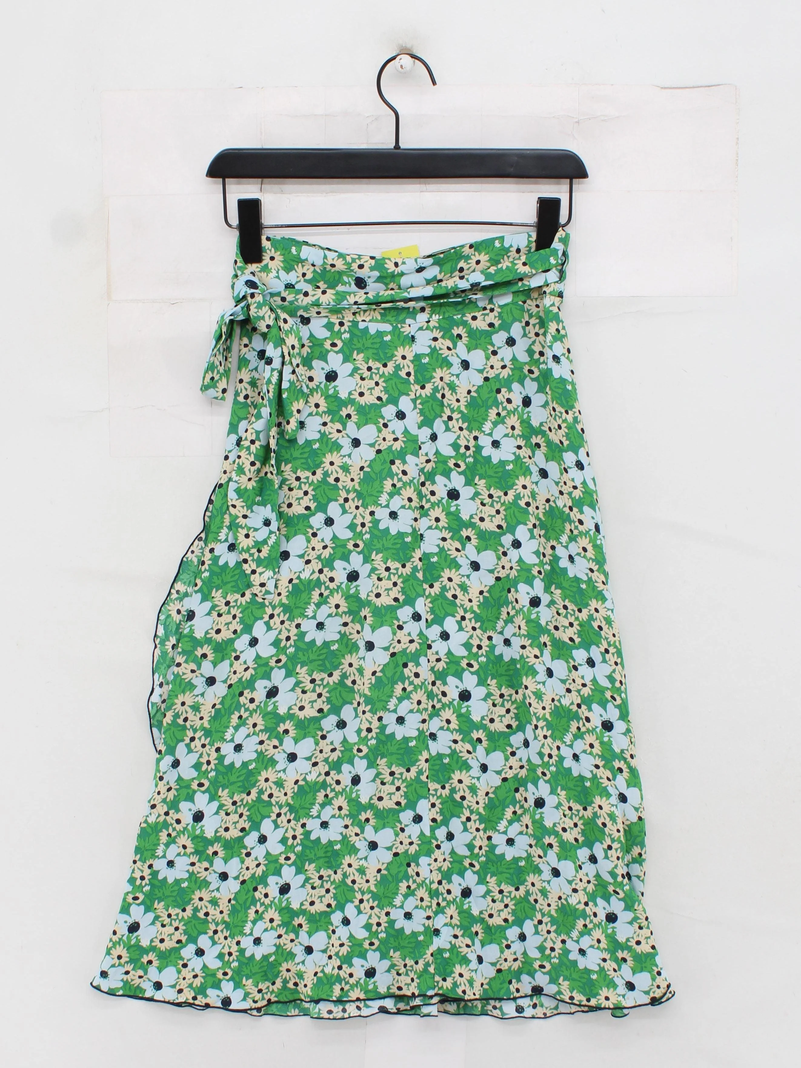 Arket Women's Mini Skirt XS Green Floral 100% Viscose Short Mini - Image 2