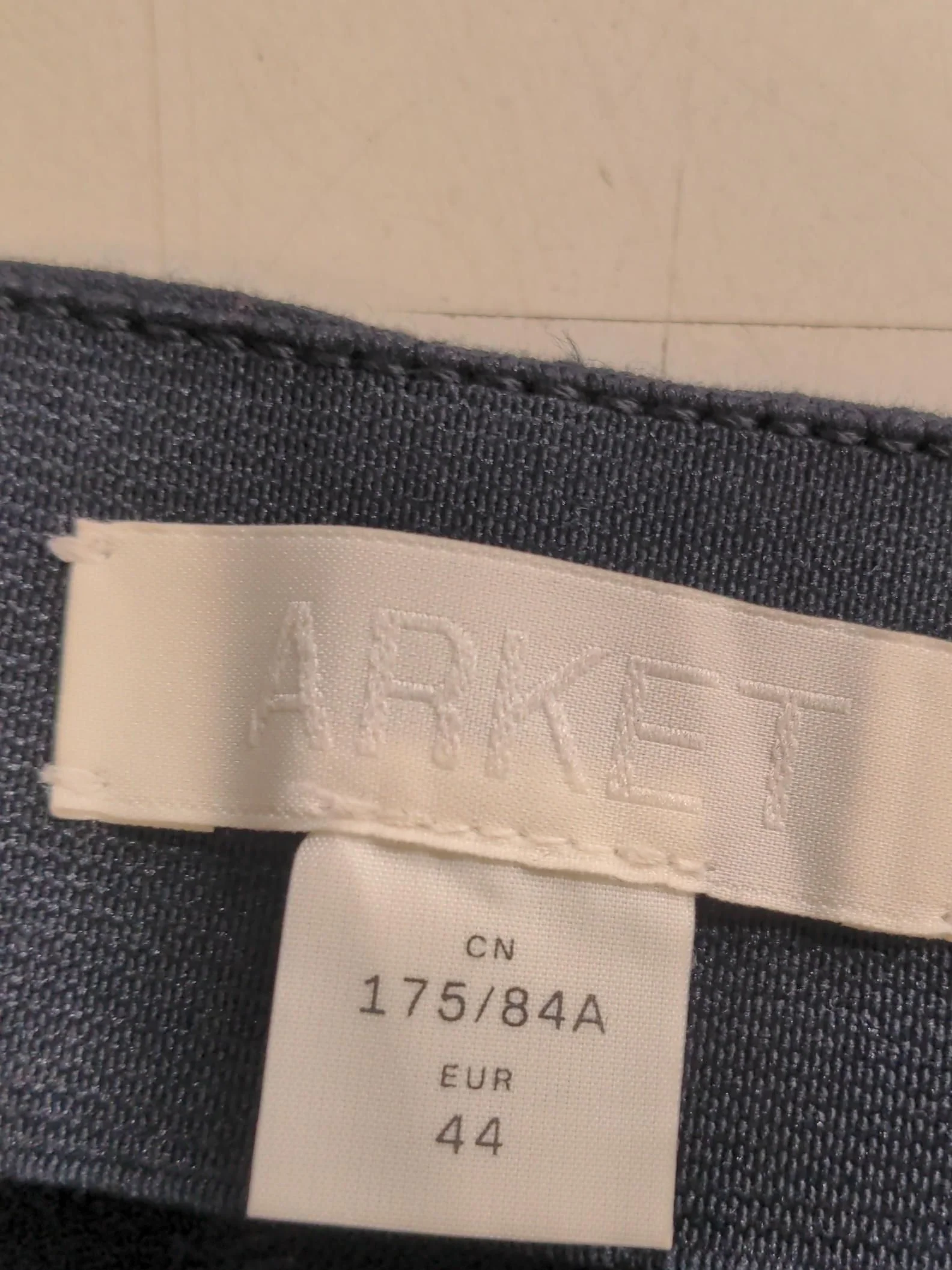 Arket Women's Trousers UK 16 Blue Cotton with Elastane Straight Capri - Image 5