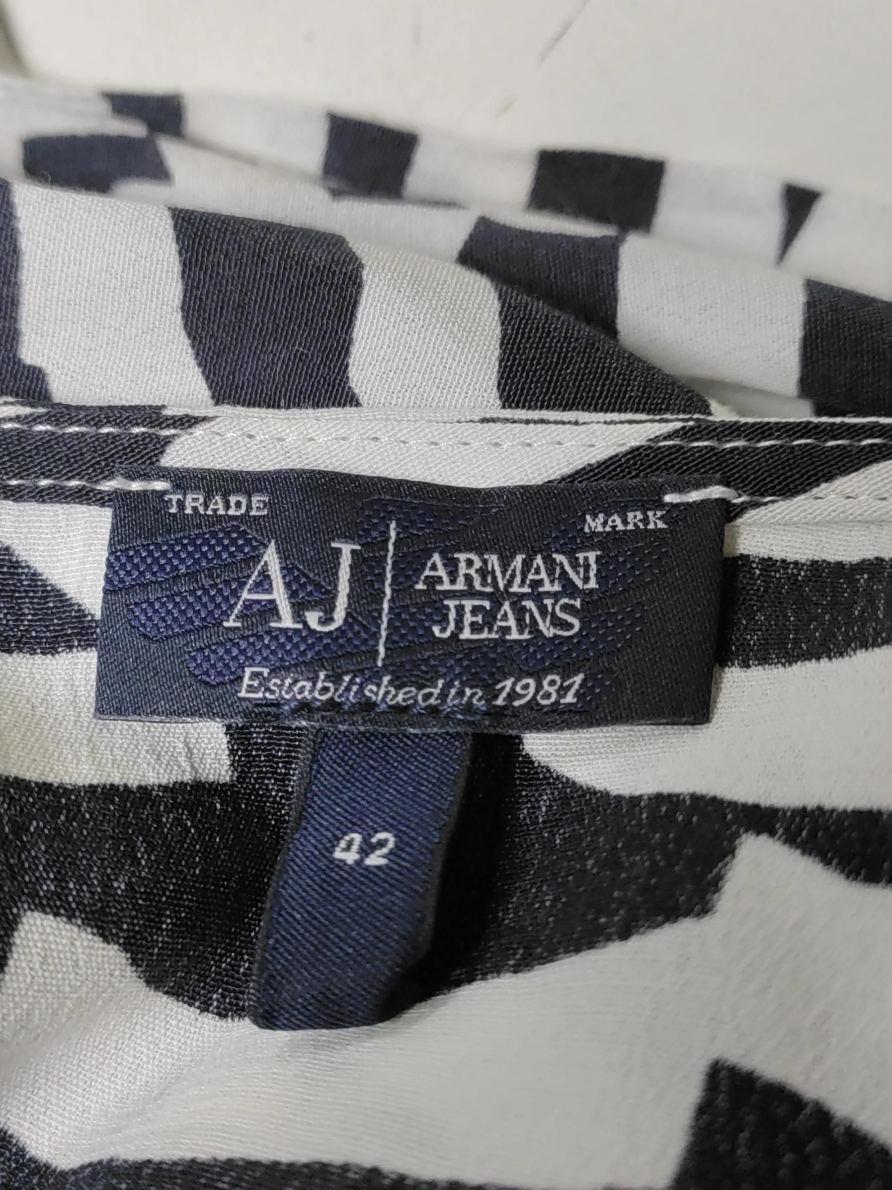 Armani Jeans T-Shirt Mini Dress UK14 in Multi - Image 5