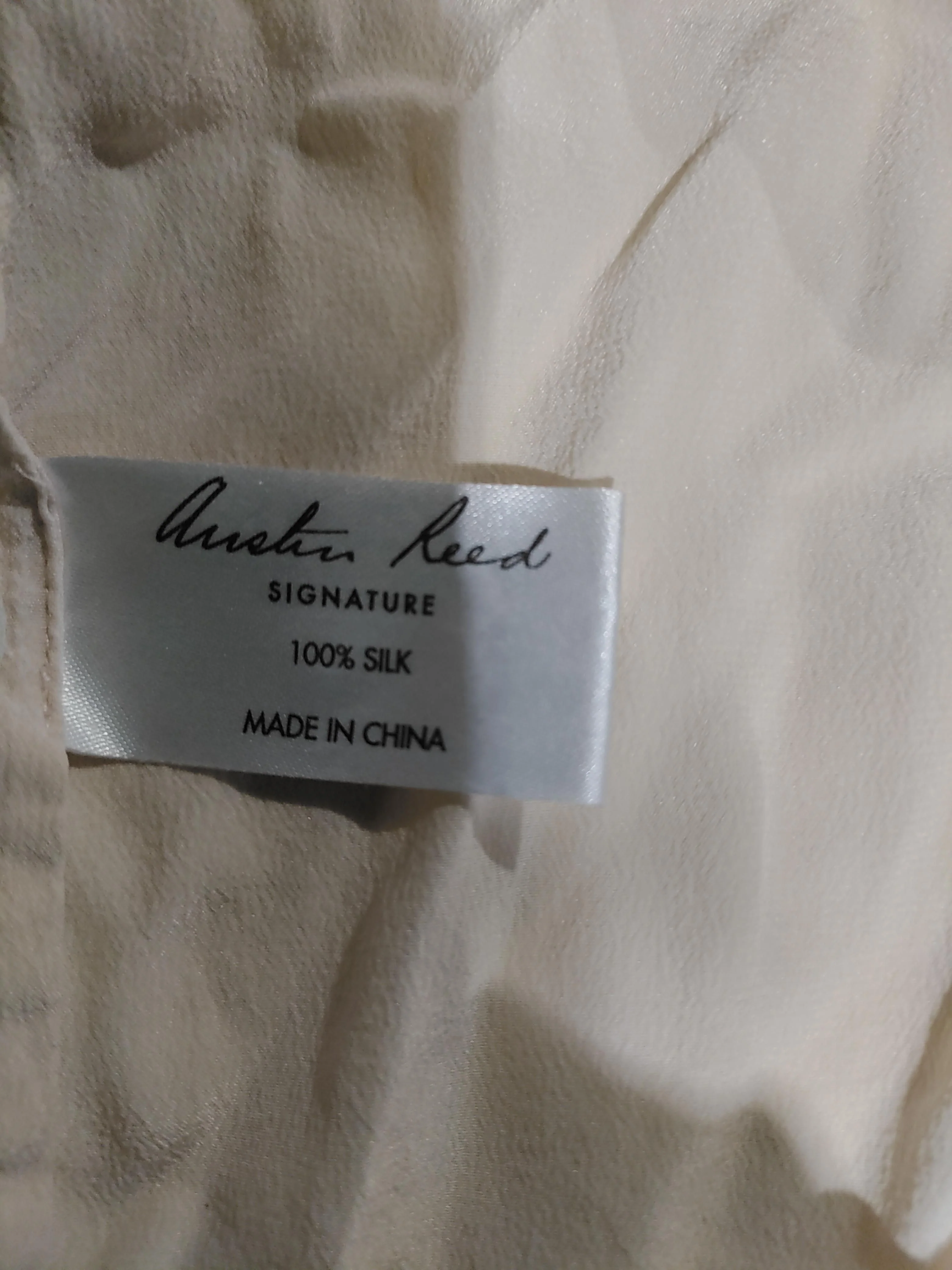 Austin Reed Women's Shirt UK 16 Cream 100% Silk Long Sleeve Collared Basic - Image 6