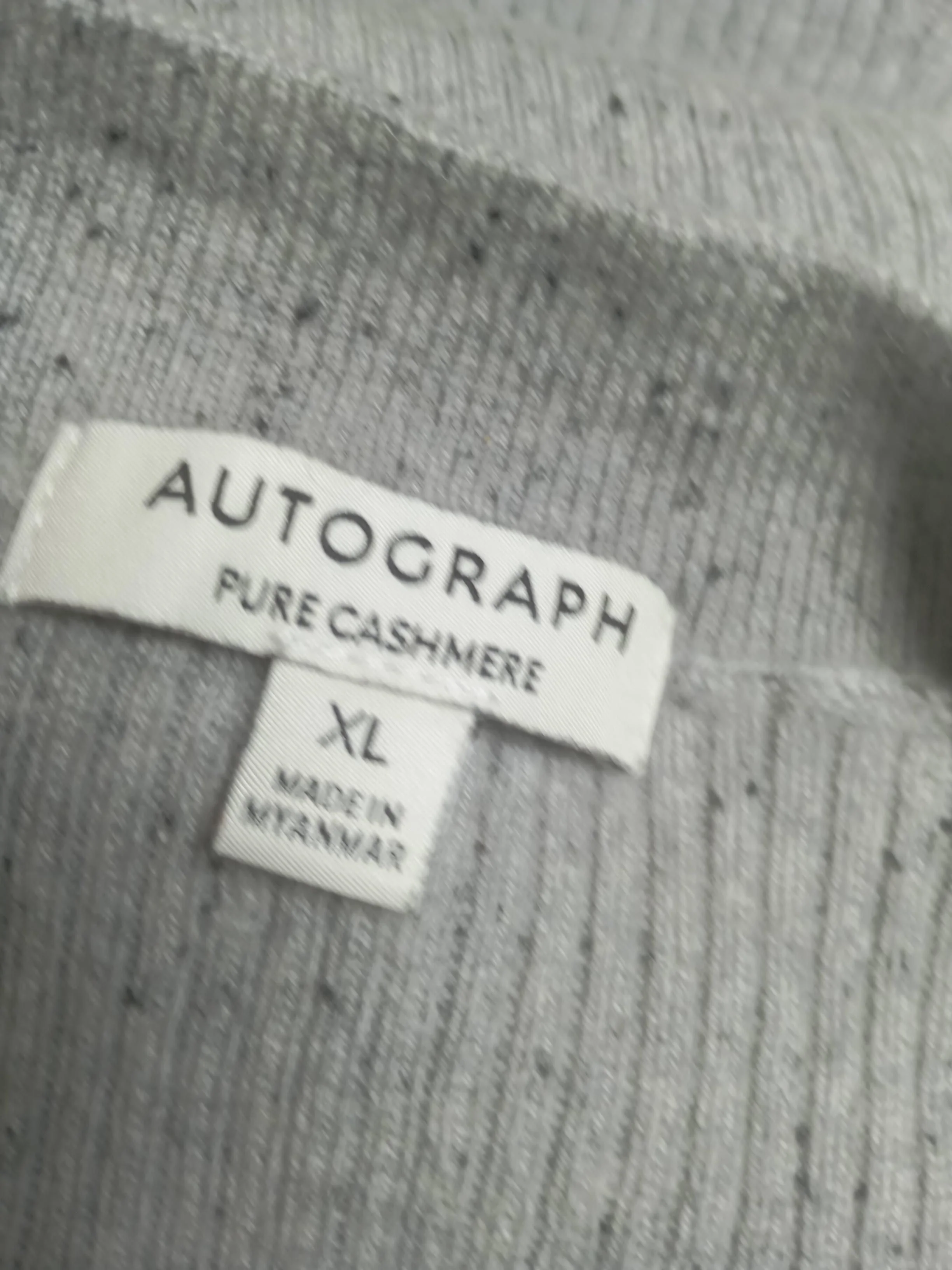 Autograph Women's Top XL Grey 100% Cashmere Sleeveless V-Neck Basic - Image 5