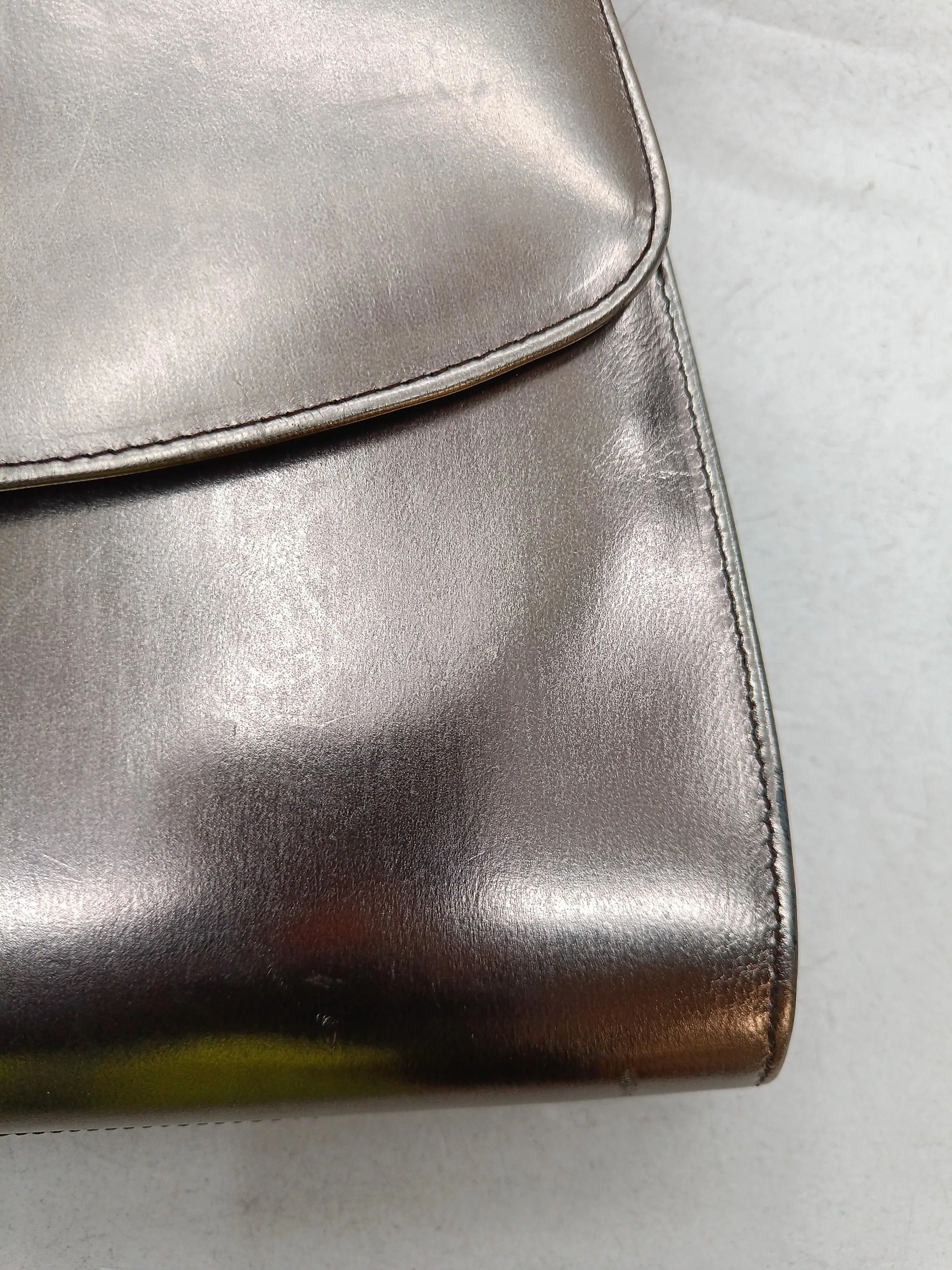 Bally Women's Bag Silver 100% Leather Shoulder Bag - Image 3
