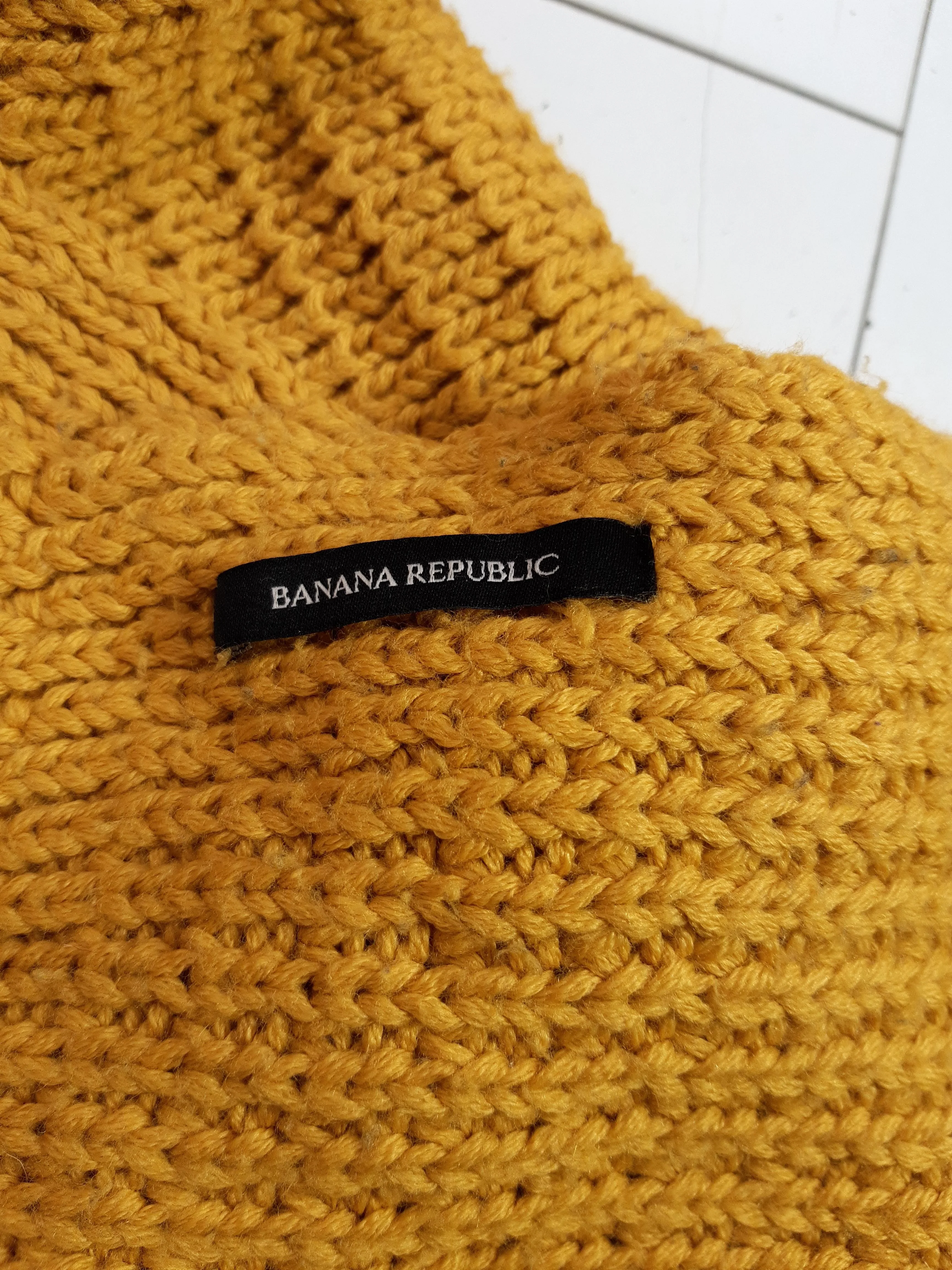Banana Republic Men's Scarf Yellow 100% Wool Scarf - Image 7