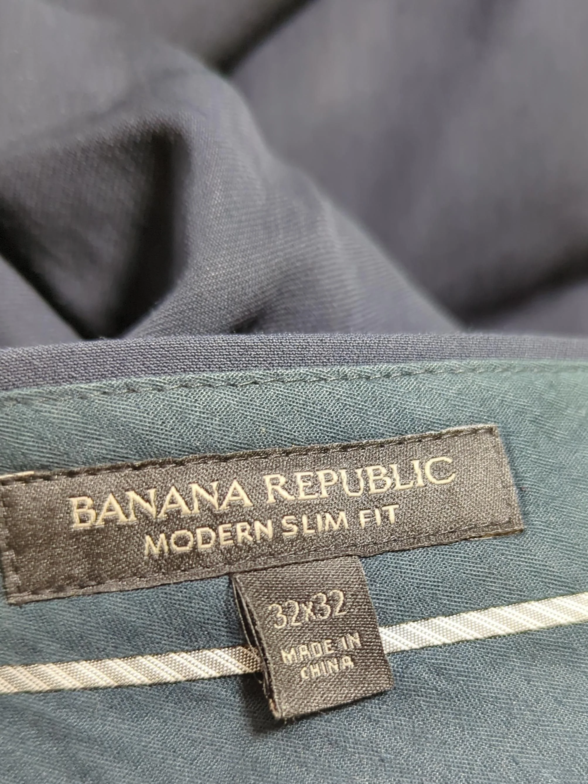 Banana Republic Men's Suit Trousers W 32 in Blue Wool with Acetate Dress Pants - Image 8
