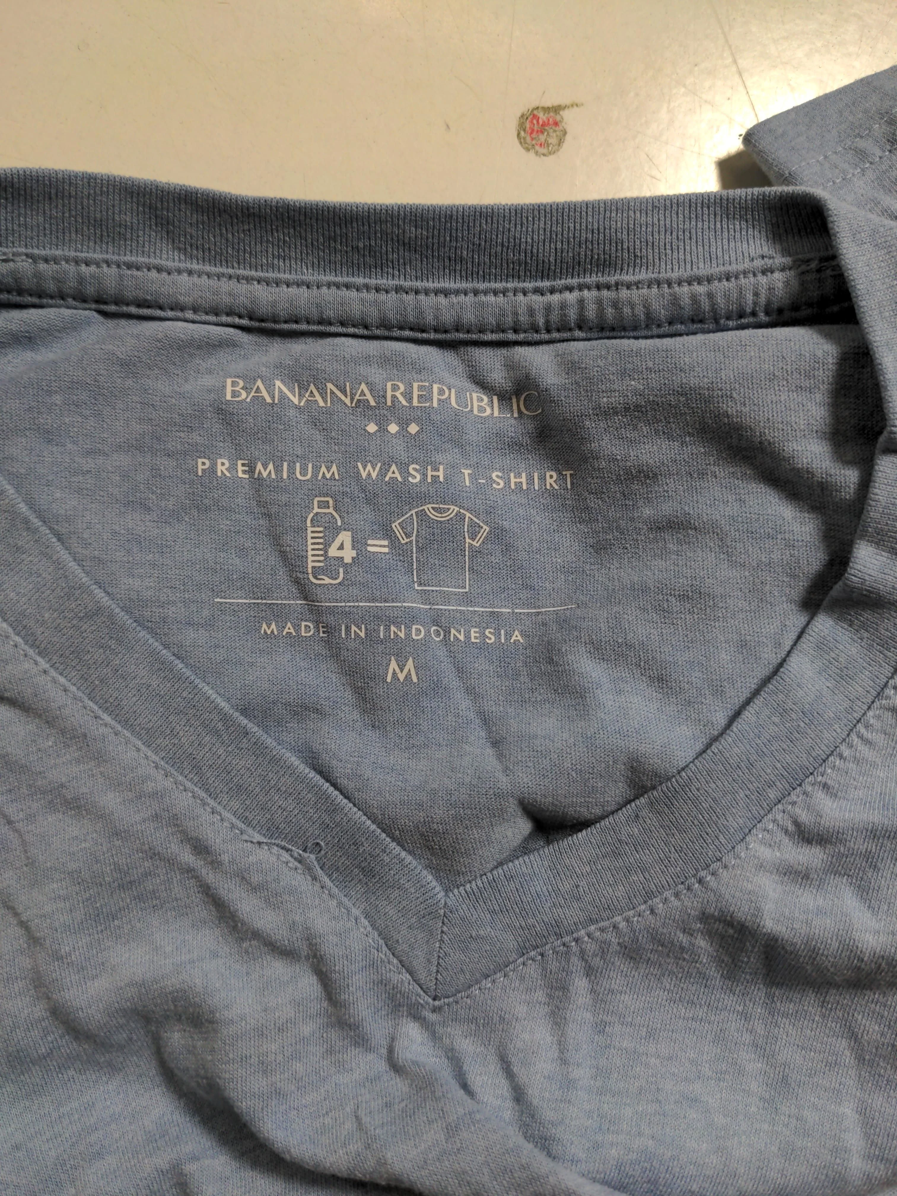 Banana Republic Men's T-Shirt M Blue Cotton with Polyester Basic - Image 5