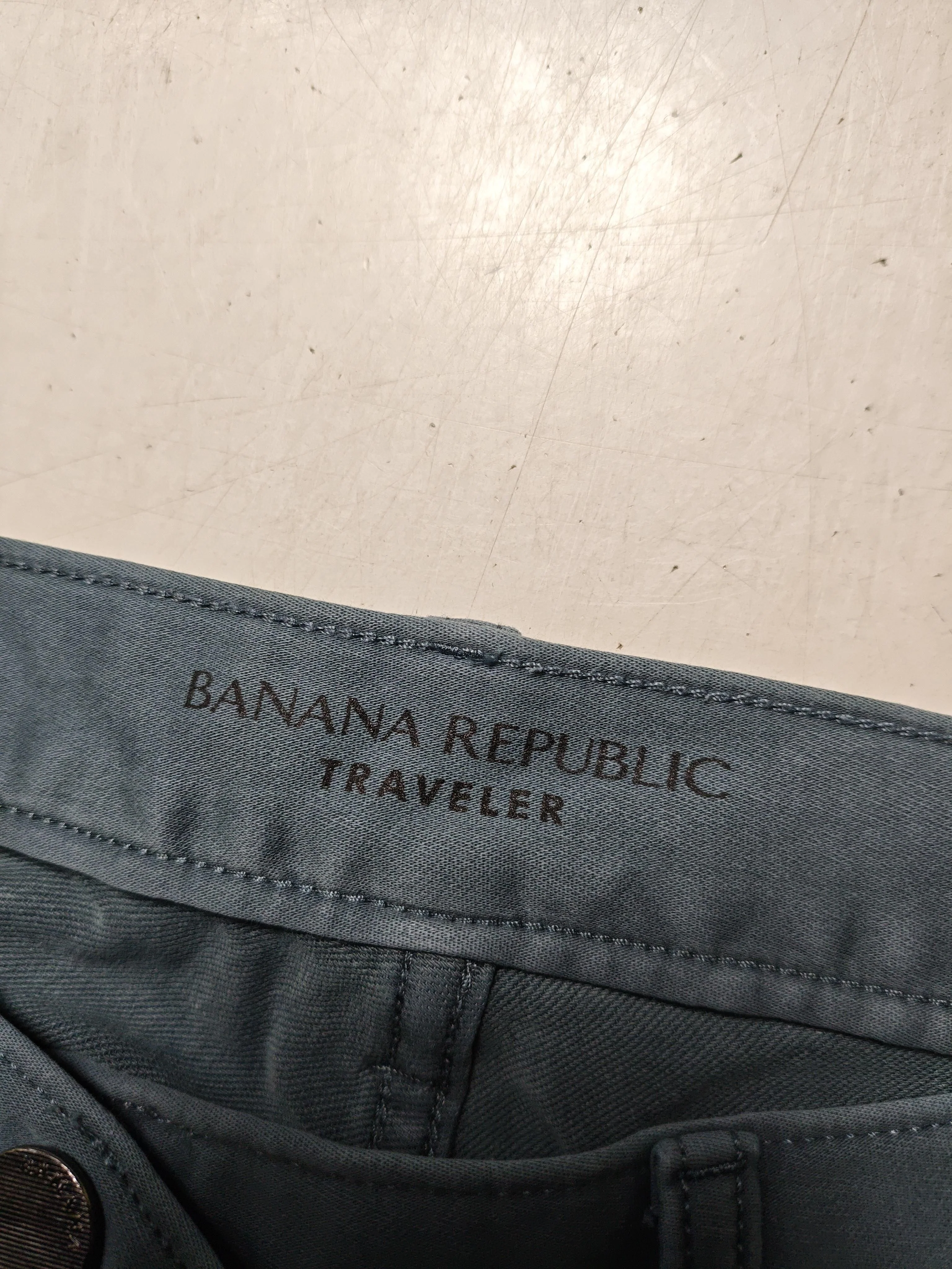 Banana Republic Men's Trousers W 32 in Green Cotton with Elastane Tapered Chino - Image 6