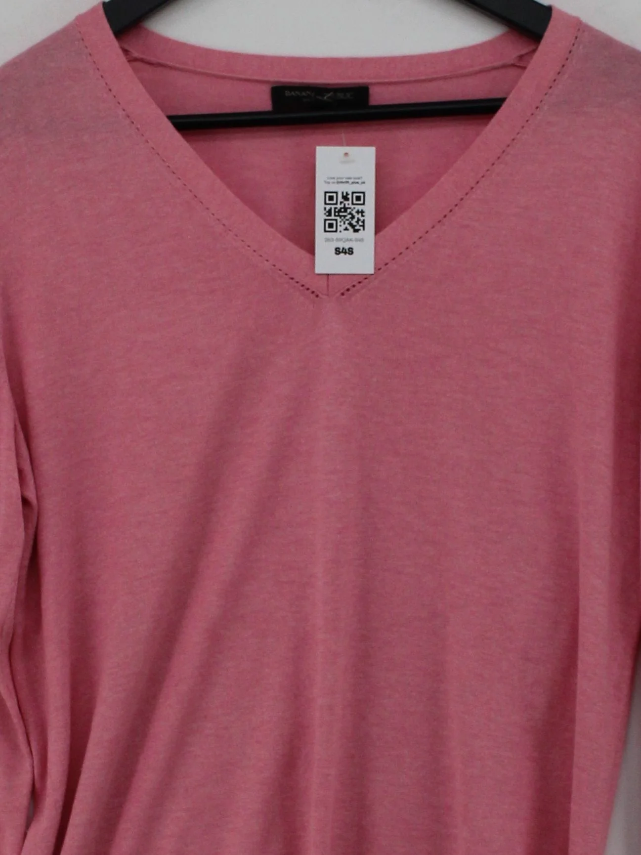 Banana Republic Women's Jumper M Pink Silk with Cotton V-Neck Pullover - Image 3