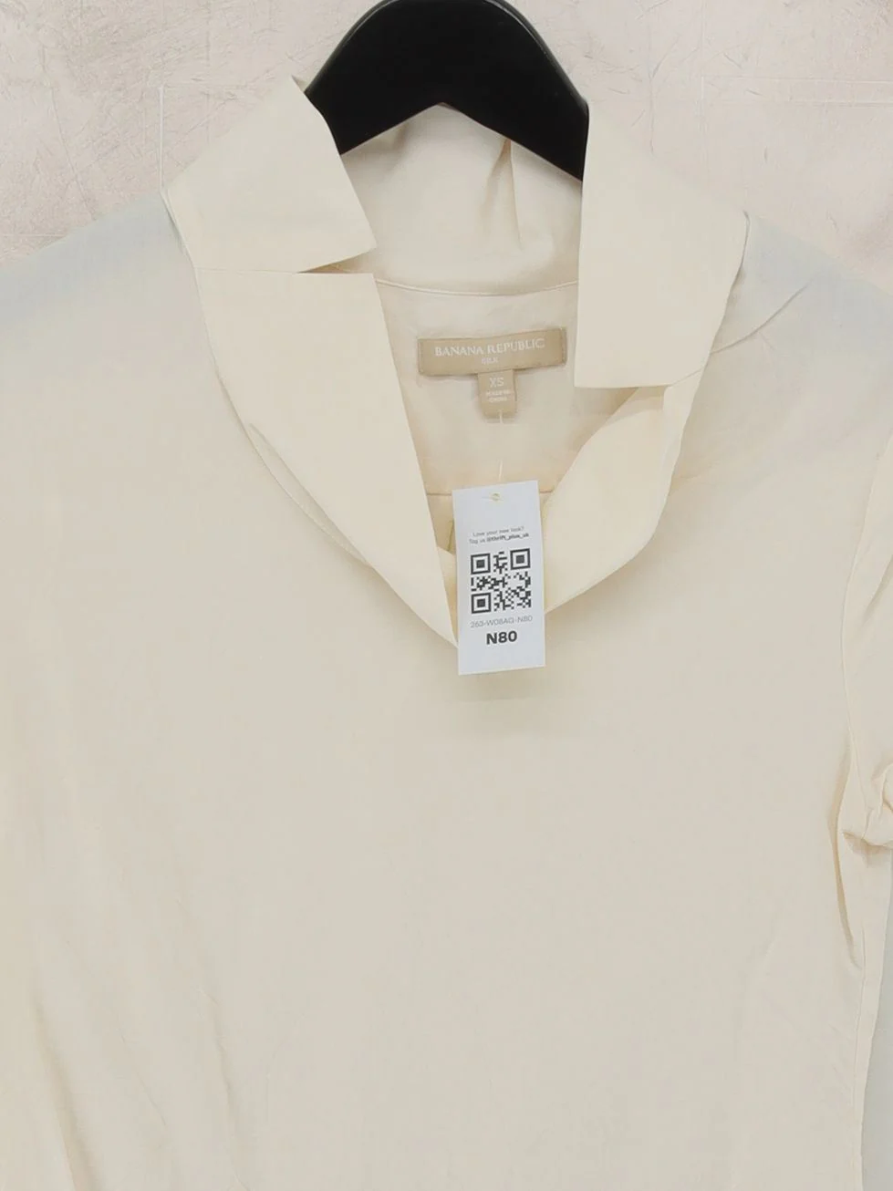 Banana Republic Women's Polo XS Cream 100% Silk Short Sleeve Collared Basic - Image 3