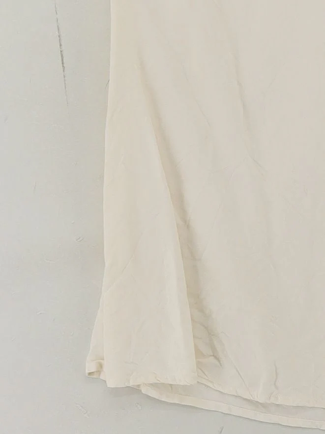 Banana Republic Women's Polo XS Cream 100% Silk Short Sleeve Collared Basic - Image 4