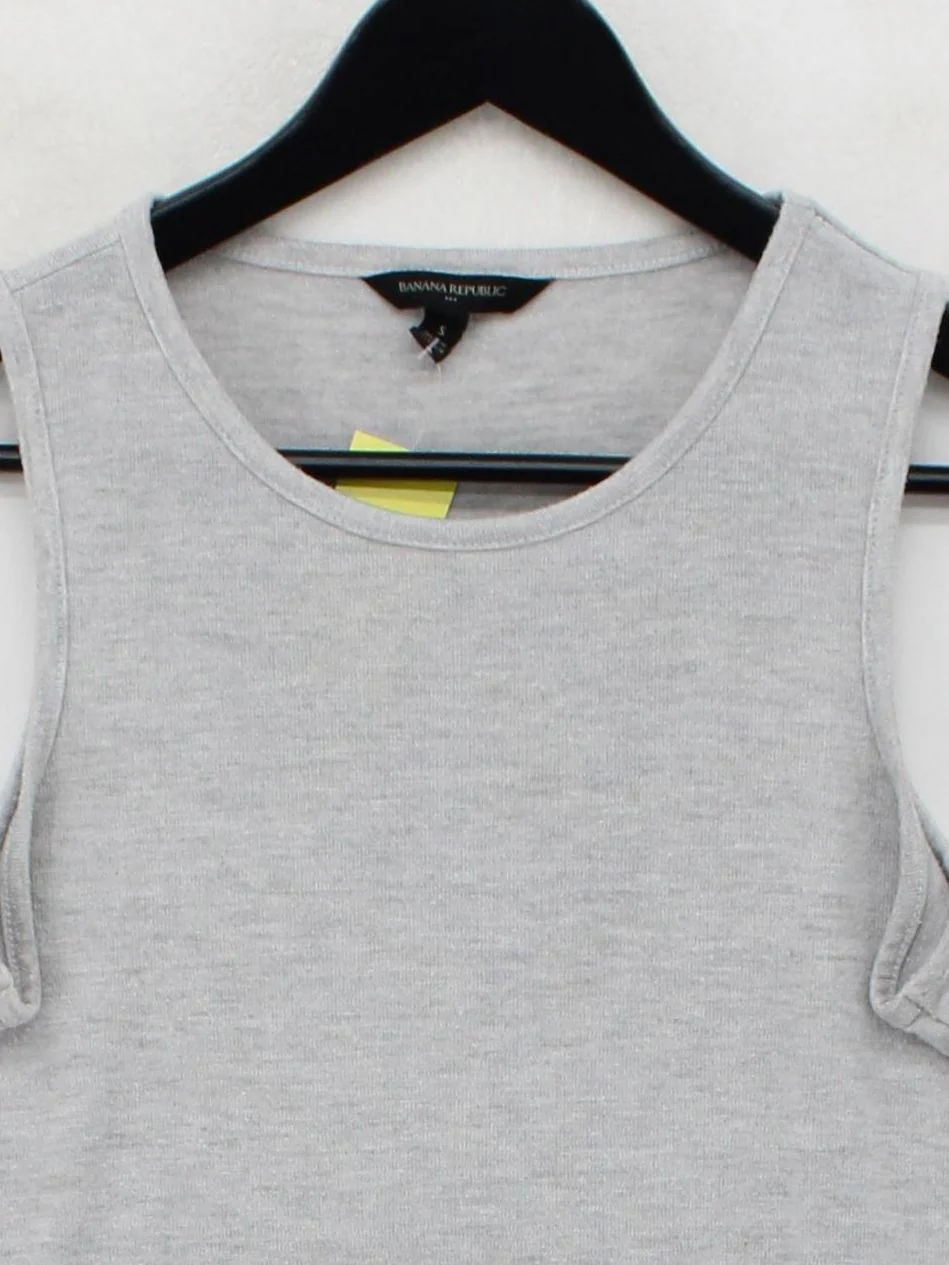 Banana Republic Women's T-Shirt S Grey 100% Other Sleeveless Round Neck Basic - Image 3
