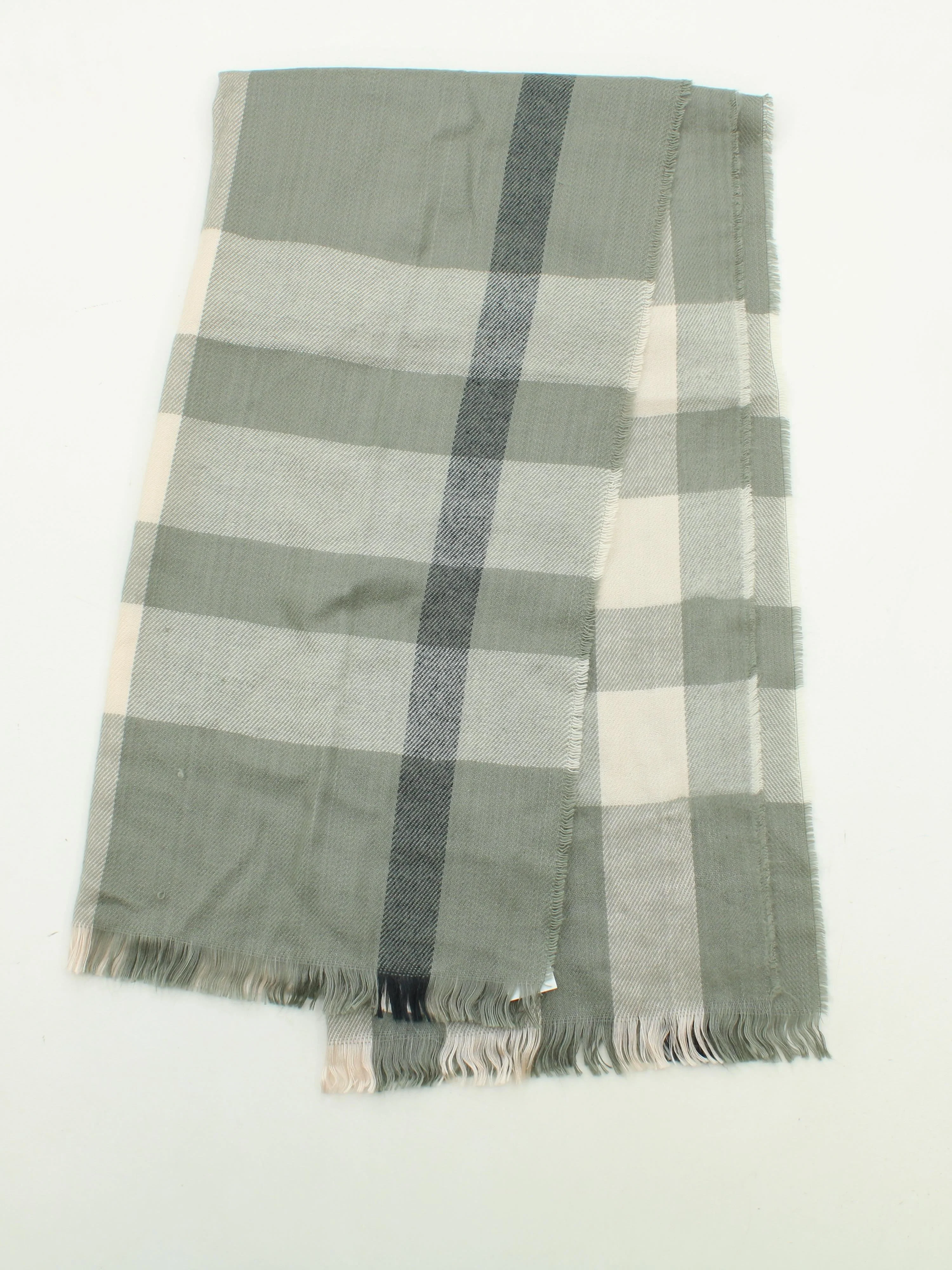 Barbour Men's Scarf Grey Checkered 100% Acrylic Scarf - Image 2