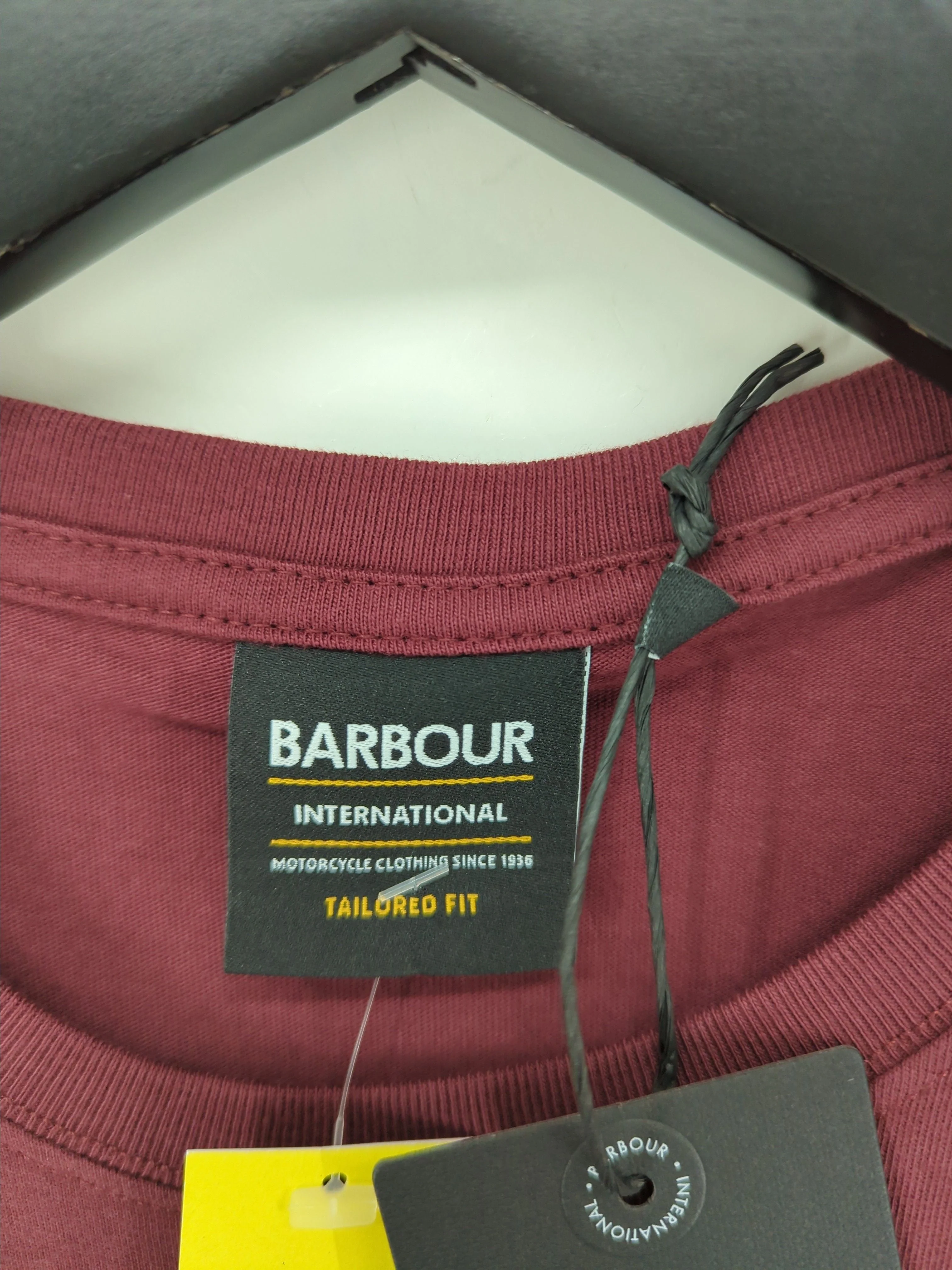 Barbour Men's T-Shirt M Red Graphic 100% Cotton Basic New with tags - Image 5