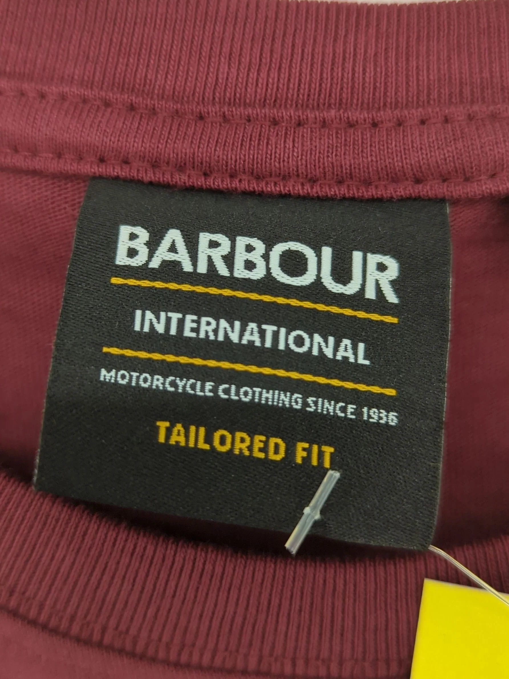 Barbour Men's T-Shirt M Red Graphic 100% Cotton Basic New with tags - Image 5