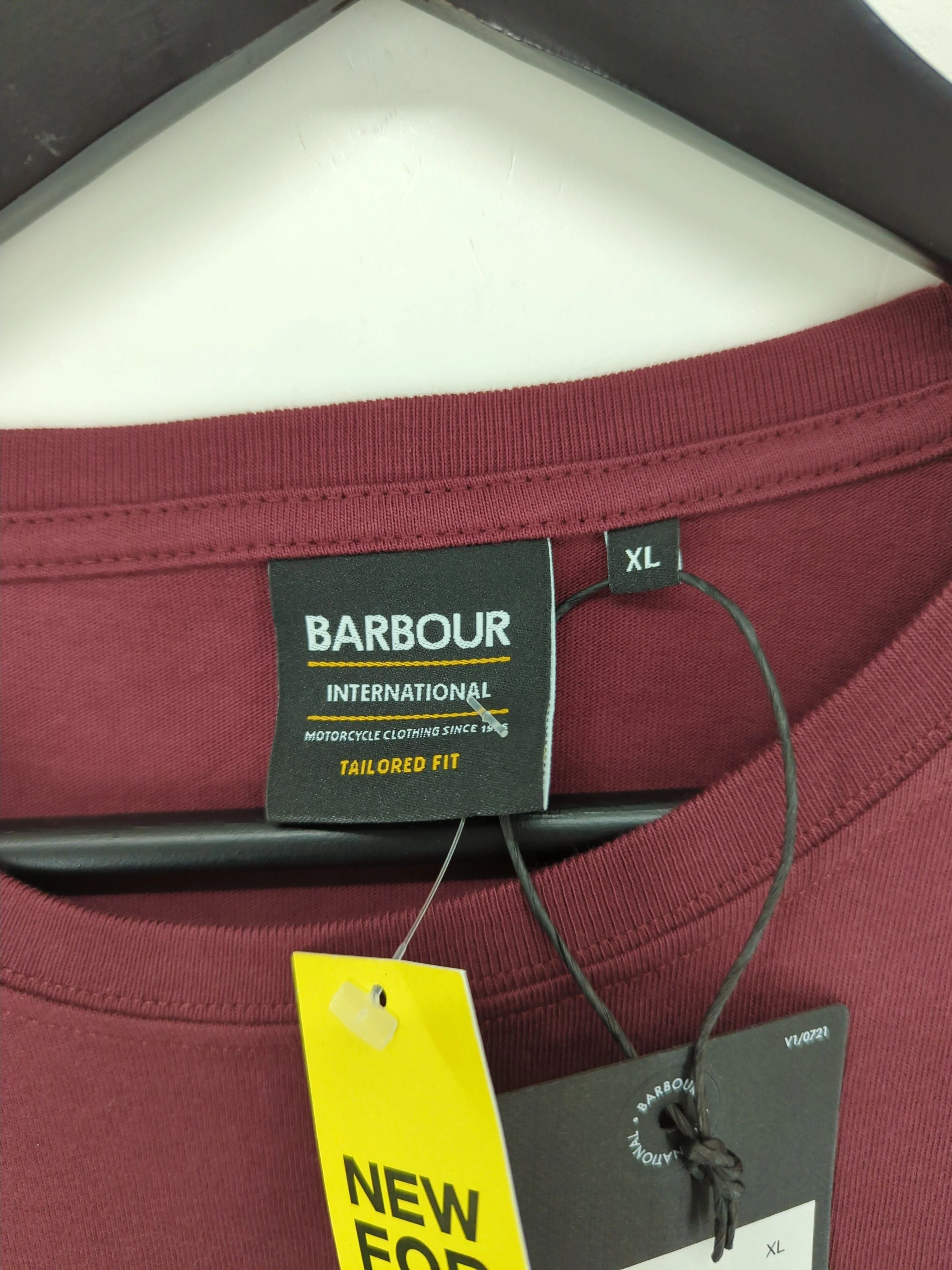 Barbour Men's T-Shirt XL Red Graphic 100% Cotton Basic New with tags - Image 5
