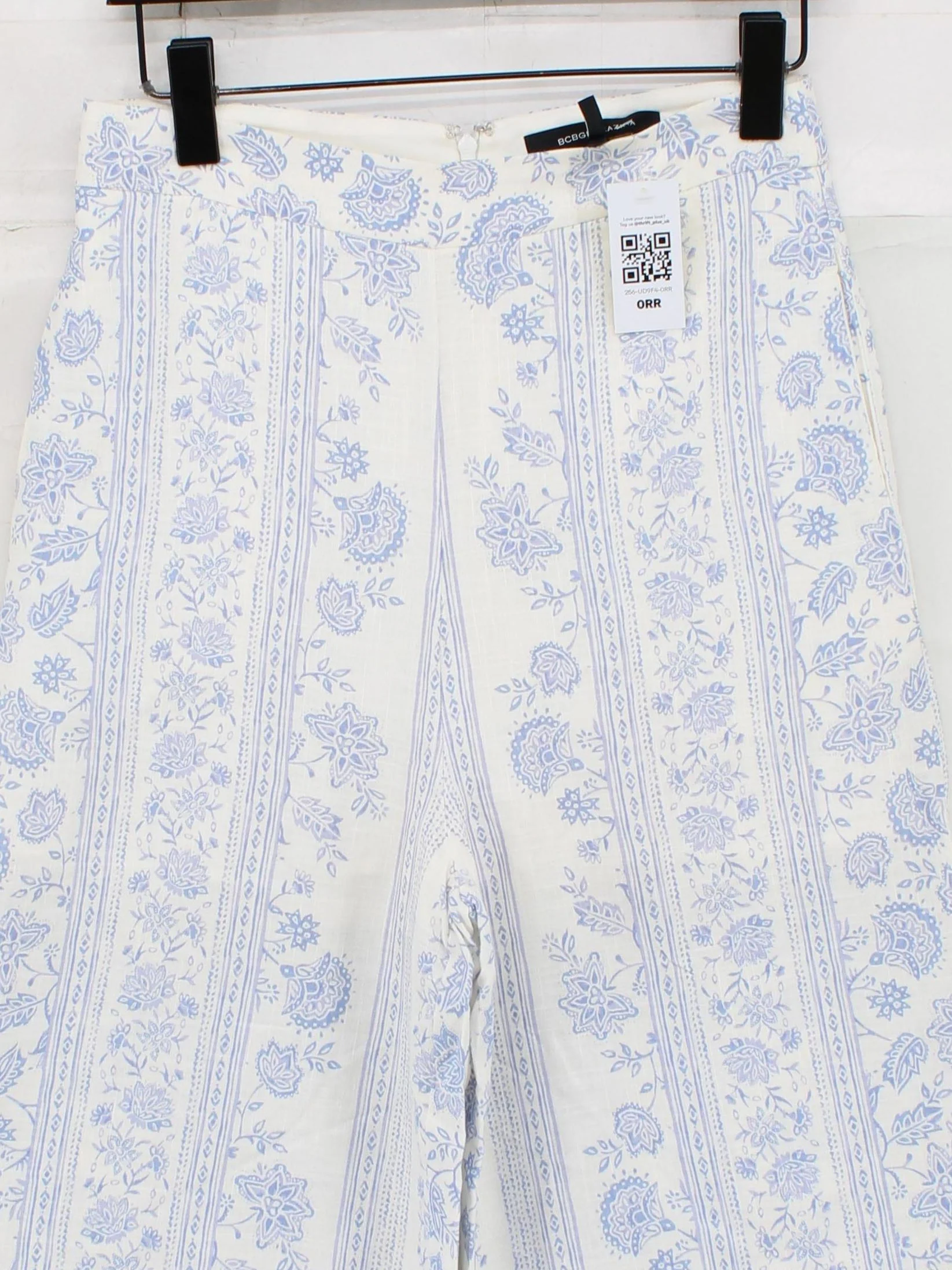 BCBGMAXAZRIA Women's Trousers S White Viscose - Image 3