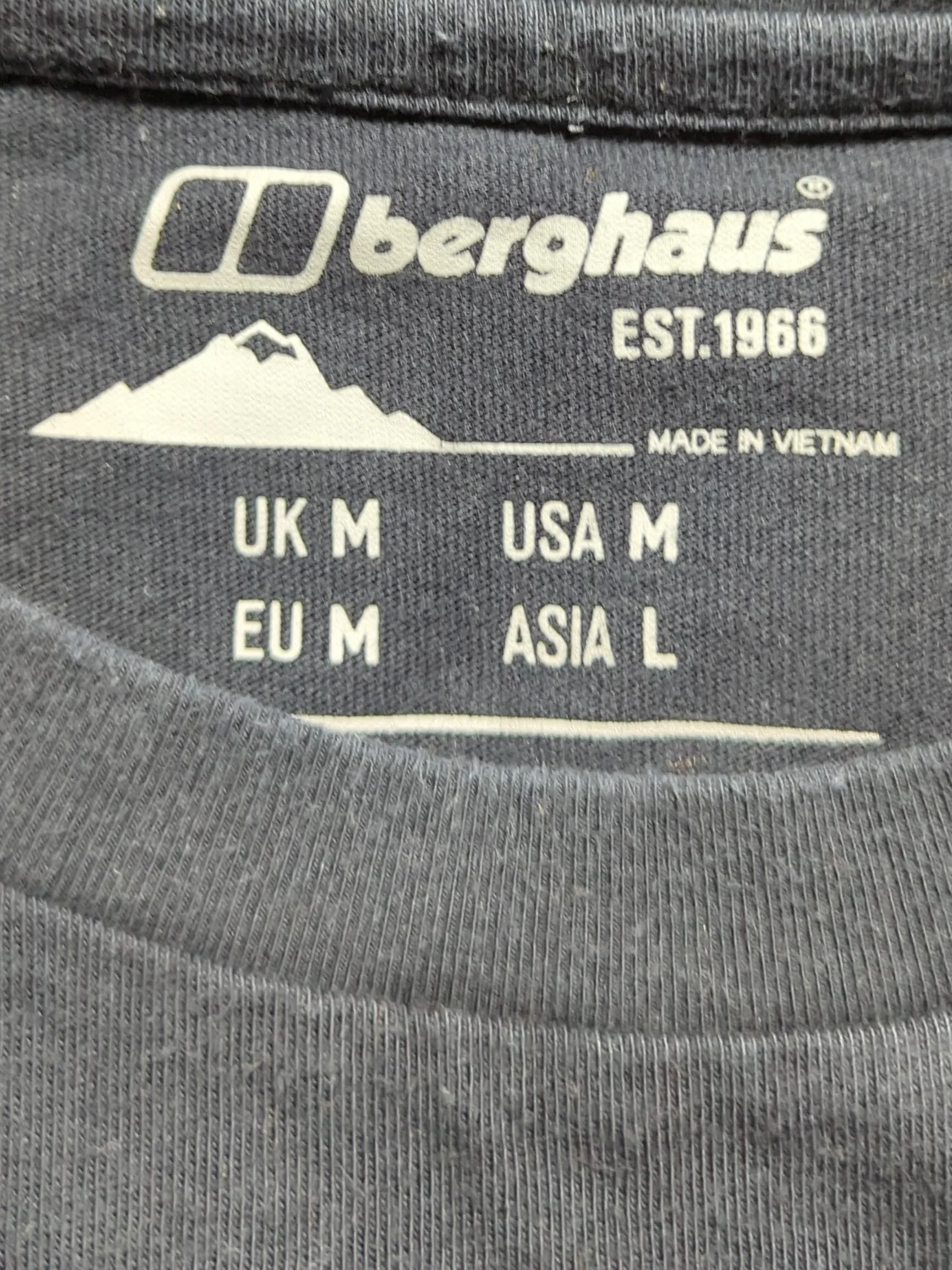 Berghaus Men's T-Shirt M Black Graphic 100% Cotton Basic - Image 7