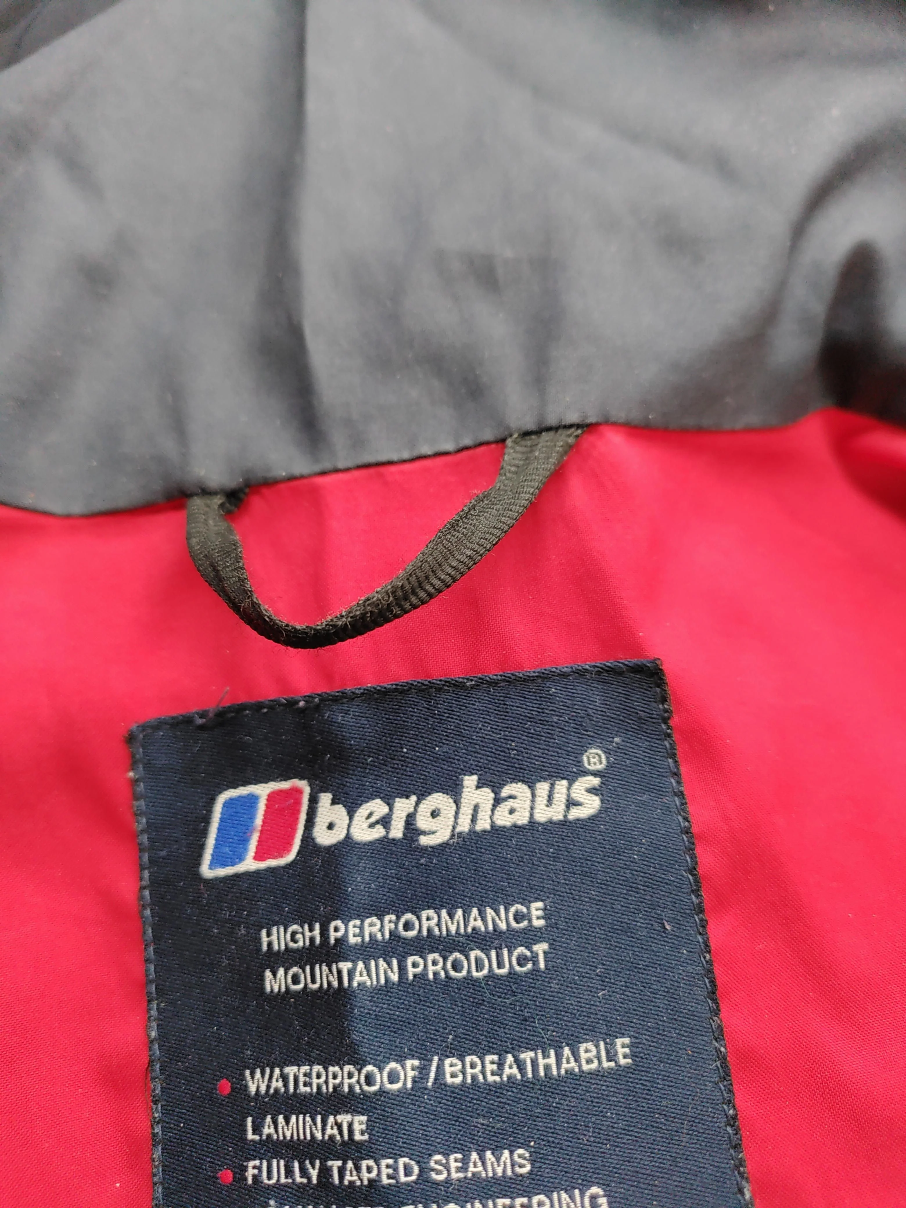 Berghaus Rain Coat jacket red - Image 6