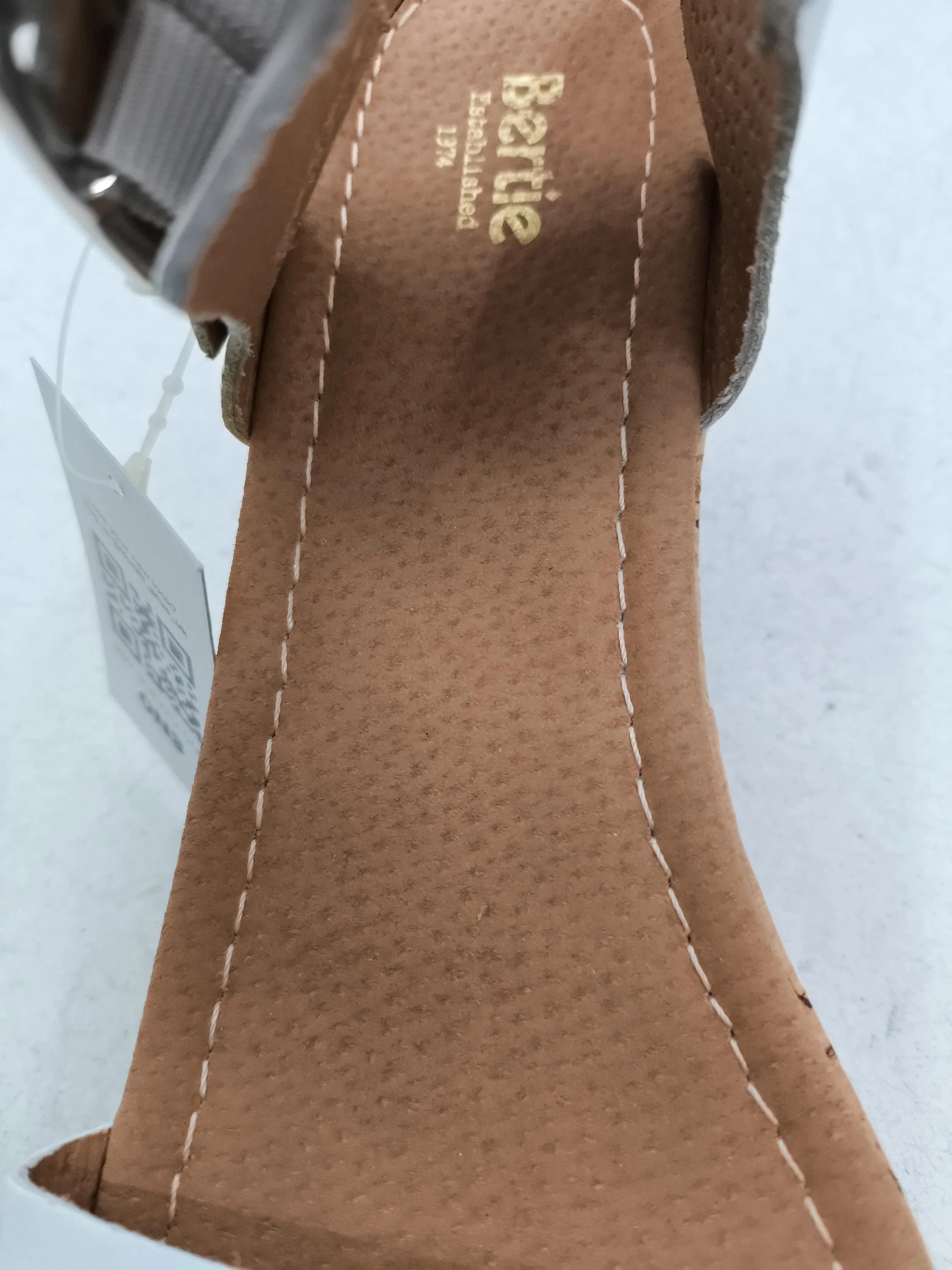 Bertie Women's Sandals UK 7 White 100% Leather Espadrille - Image 5