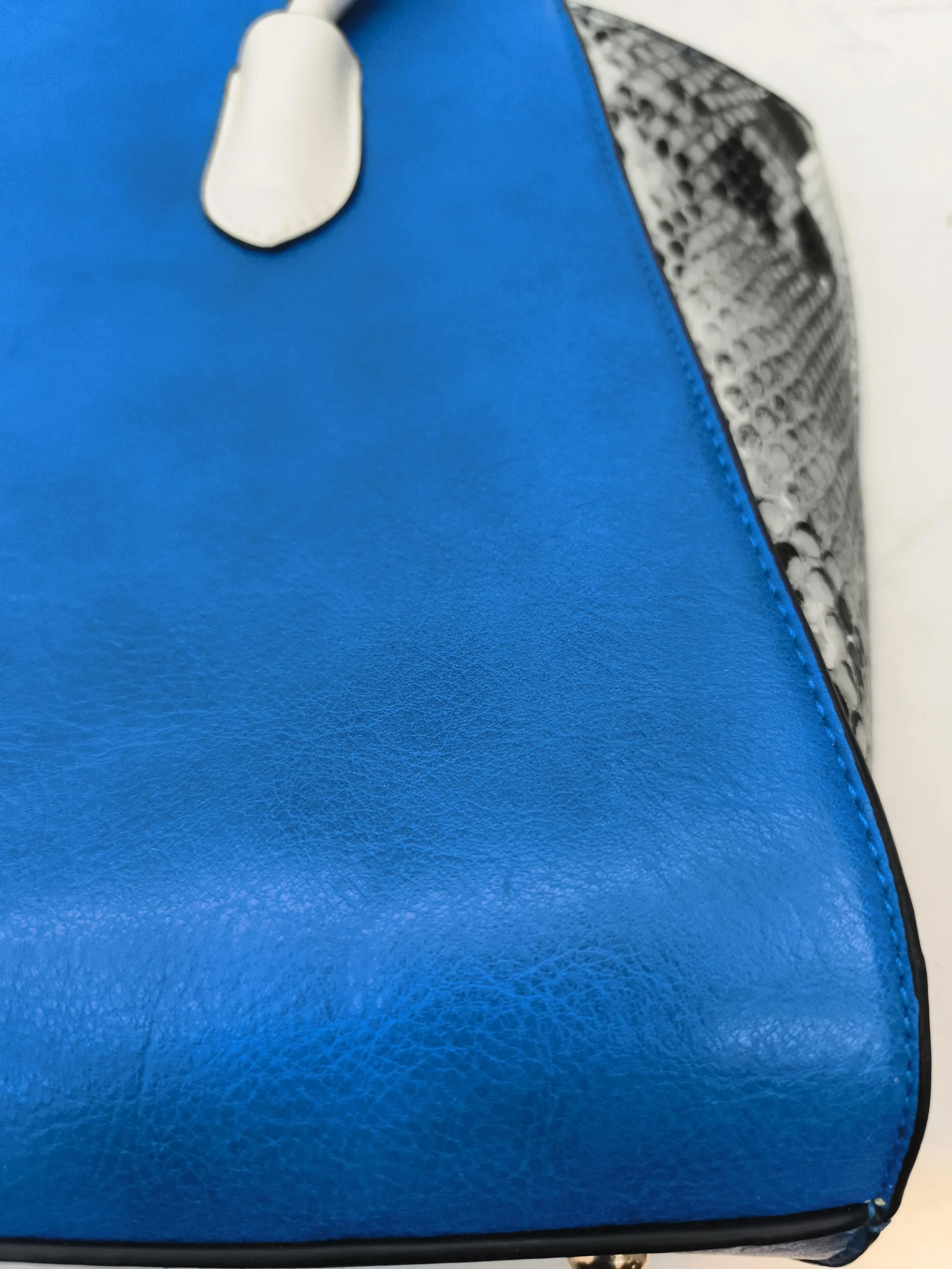 Bessie Women's Bag Blue Animal Print 100% Faux Leather Tote - Image 3