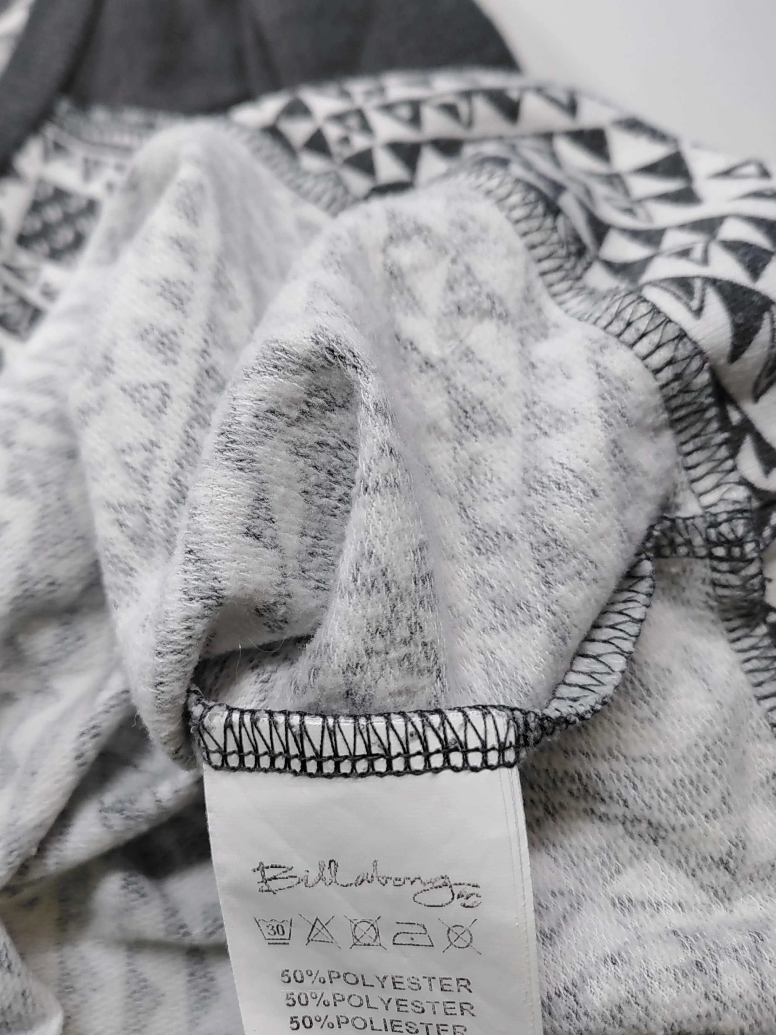 Billabong Women's Jumper S Multi Geometric 100% Polyester Round Neck Pullover - Image 7