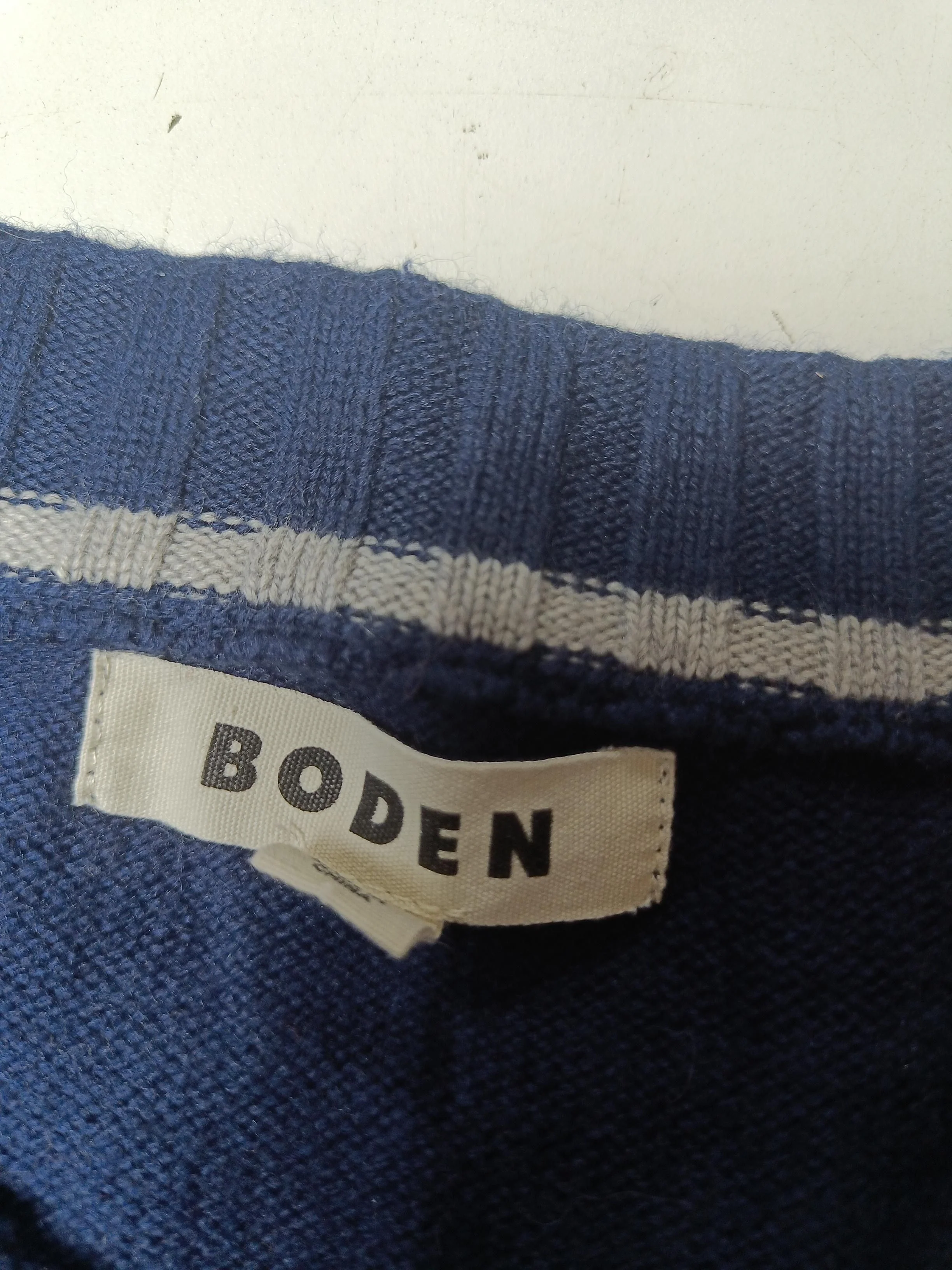 Boden Men's Jumper XL Blue 100% Wool V-Neck Vest - Image 6