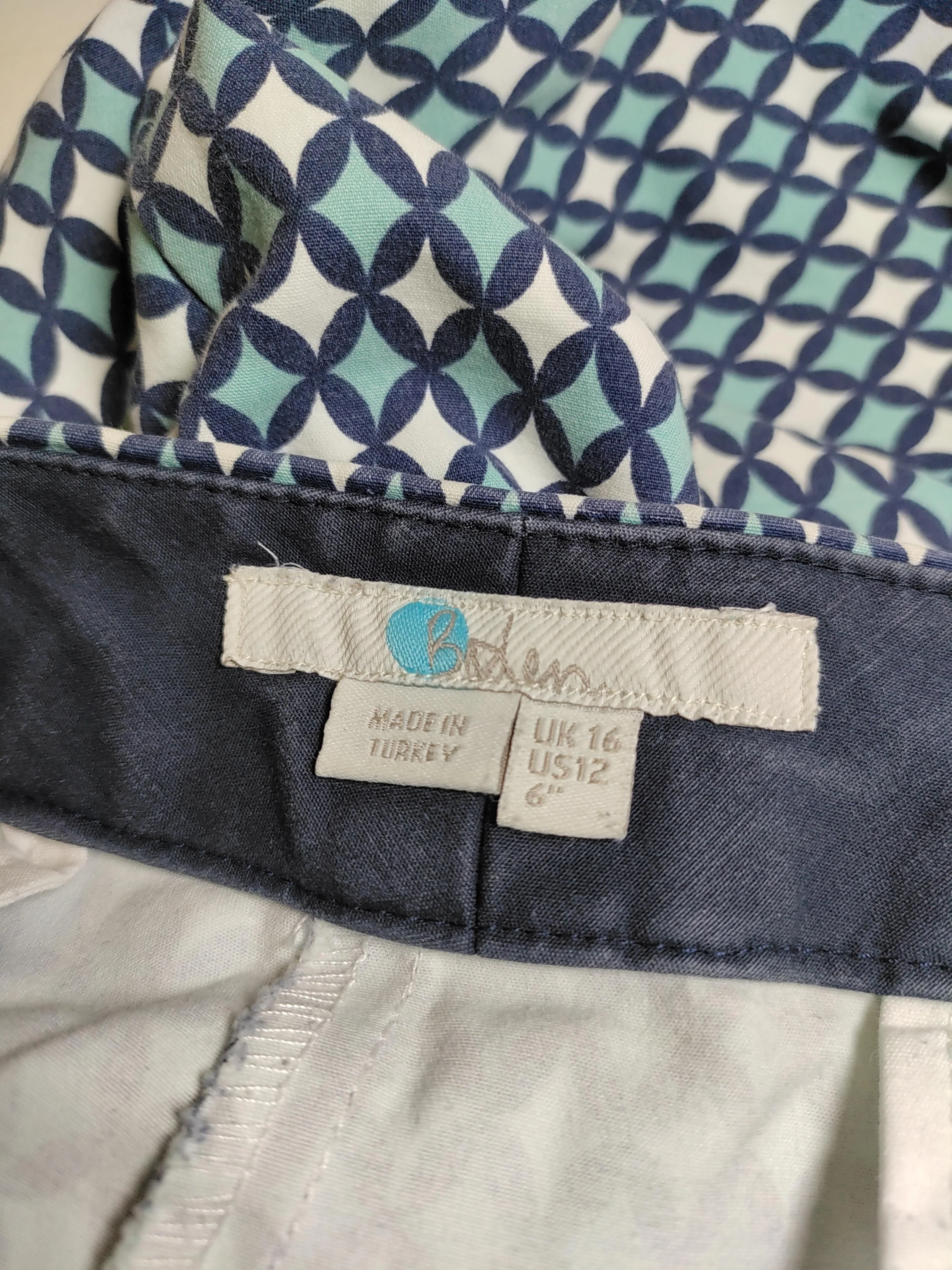 Boden Men's Shorts L Blue Geometric Cotton with Elastane Chino - Image 5